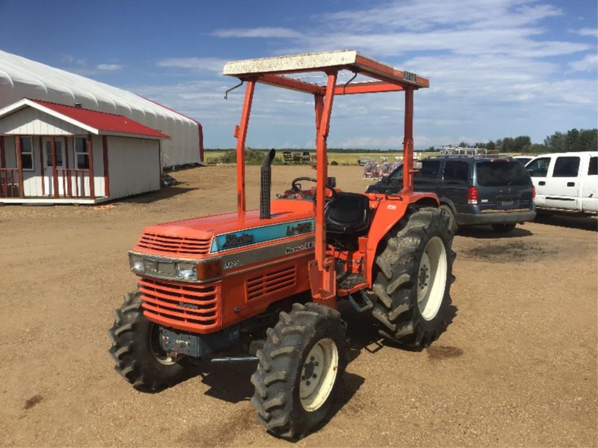 L1-455 Sunshine Kubota MFWD Tractor 5cyl 55hp Diesel Eng, 3pt, 540 4-Range PTO, Shuttle Shift,