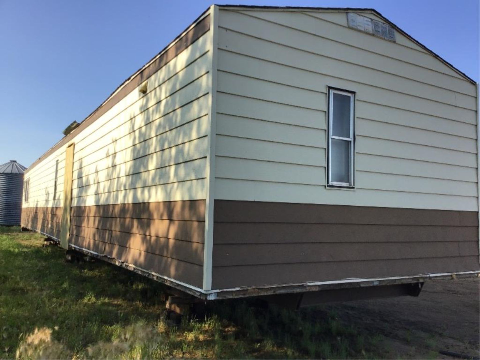 14ft x 68ft 2-Bedroom Mobile Home Kitchen Front, Fireplace in Living Room, Master Ensuite, Ext Tin - Image 4 of 22