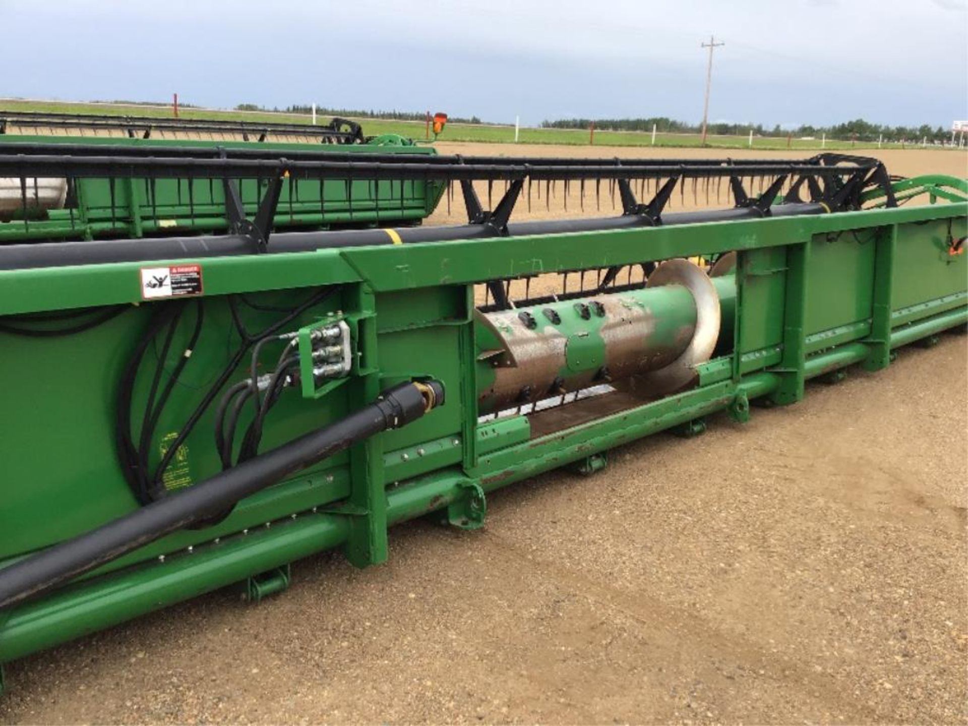 2013 John Deere 635F 35ft Hydra Flex Header s/n: H00635FTD0756005 Full length retractable fingers, - Image 5 of 10