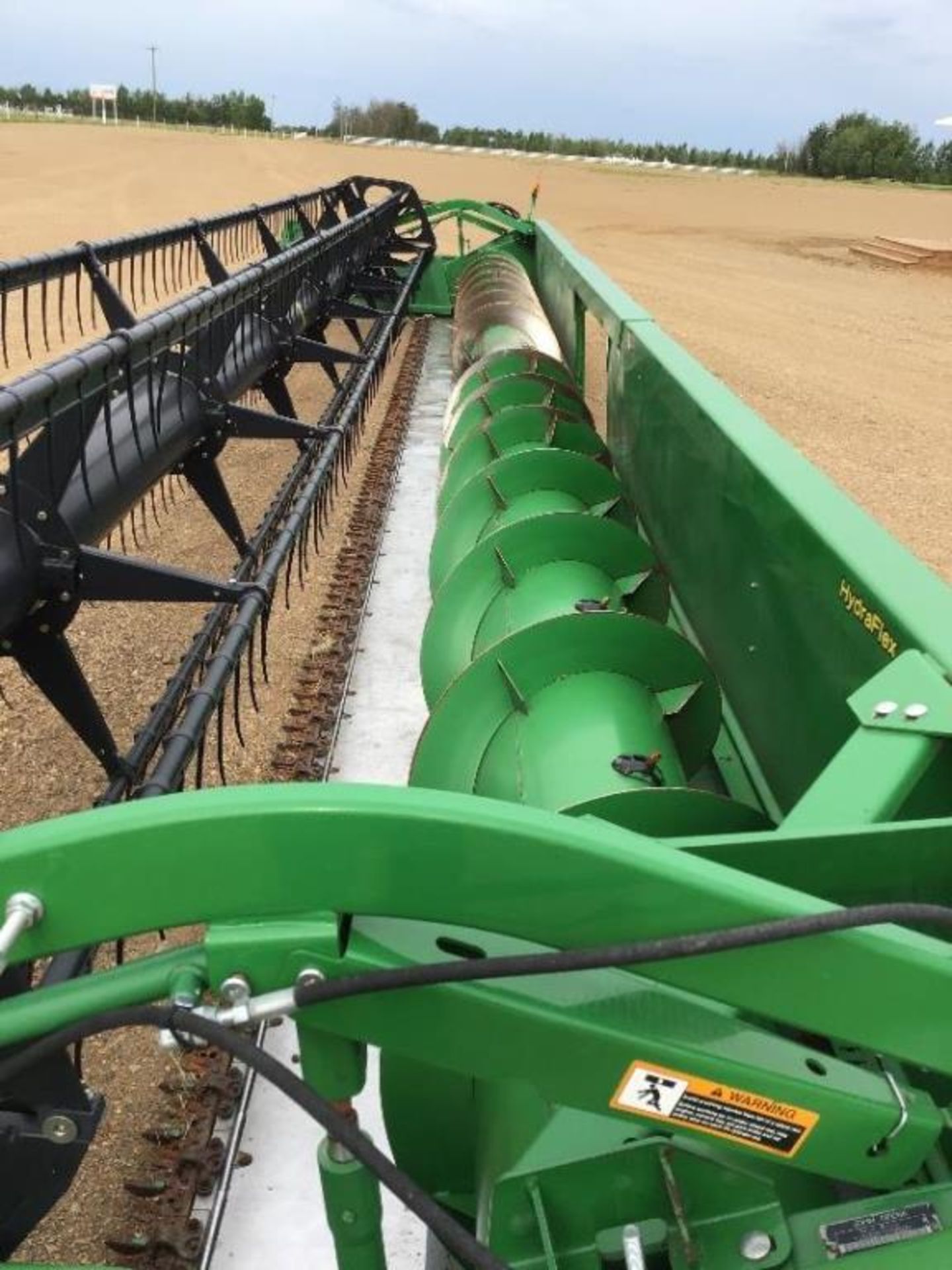 2013 John Deere 635F 35ft Hydra Flex Header s/n: H00635FTD0756005 Full length retractable fingers, - Image 3 of 10