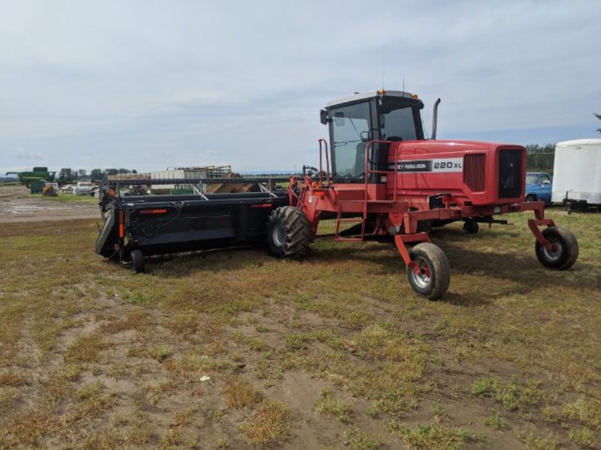 2002 Massey Ferguson 220XL 30Ft Swather 1507hrs 4.2 Perkins Eng, 5000 Series Header, Rear Weights, - Image 6 of 32