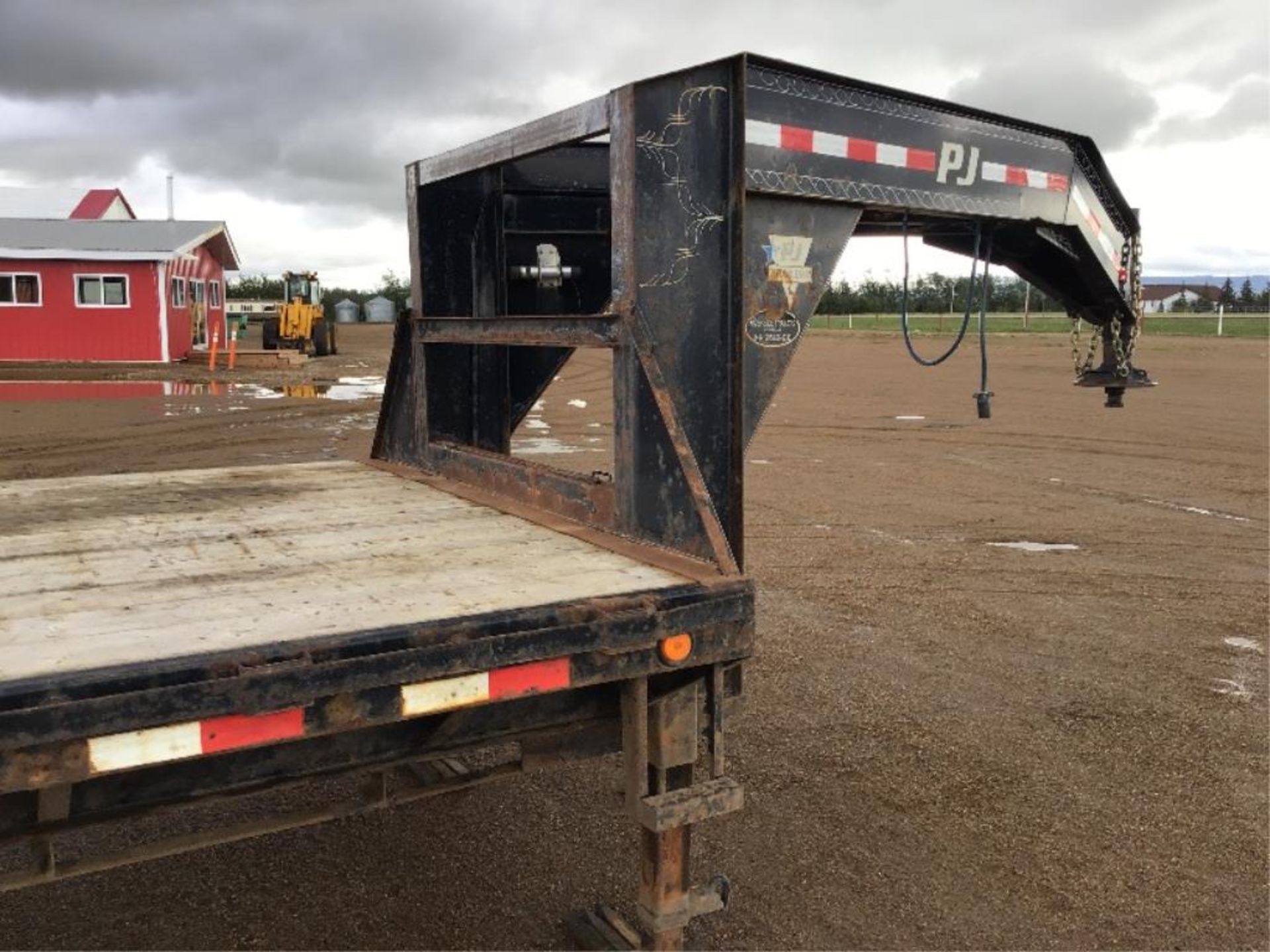 2010 PJ FS303 30Ft Tridem 5th Wheel Trailer VIN 4P5FS3037A1140953 7,000lb axles, 8.5fT Wide, Flip Up - Image 6 of 6