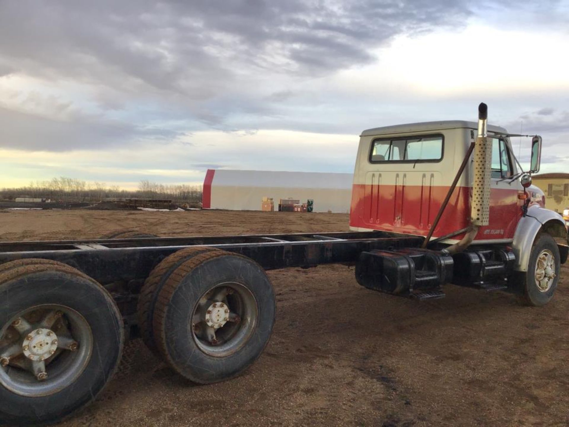 1991 IH 4900 T/A Cab & Chassis Truck Tractor VIN 1HTSG0008TH250342 466 Diesel Eng, 10spd Trans, - Image 3 of 12