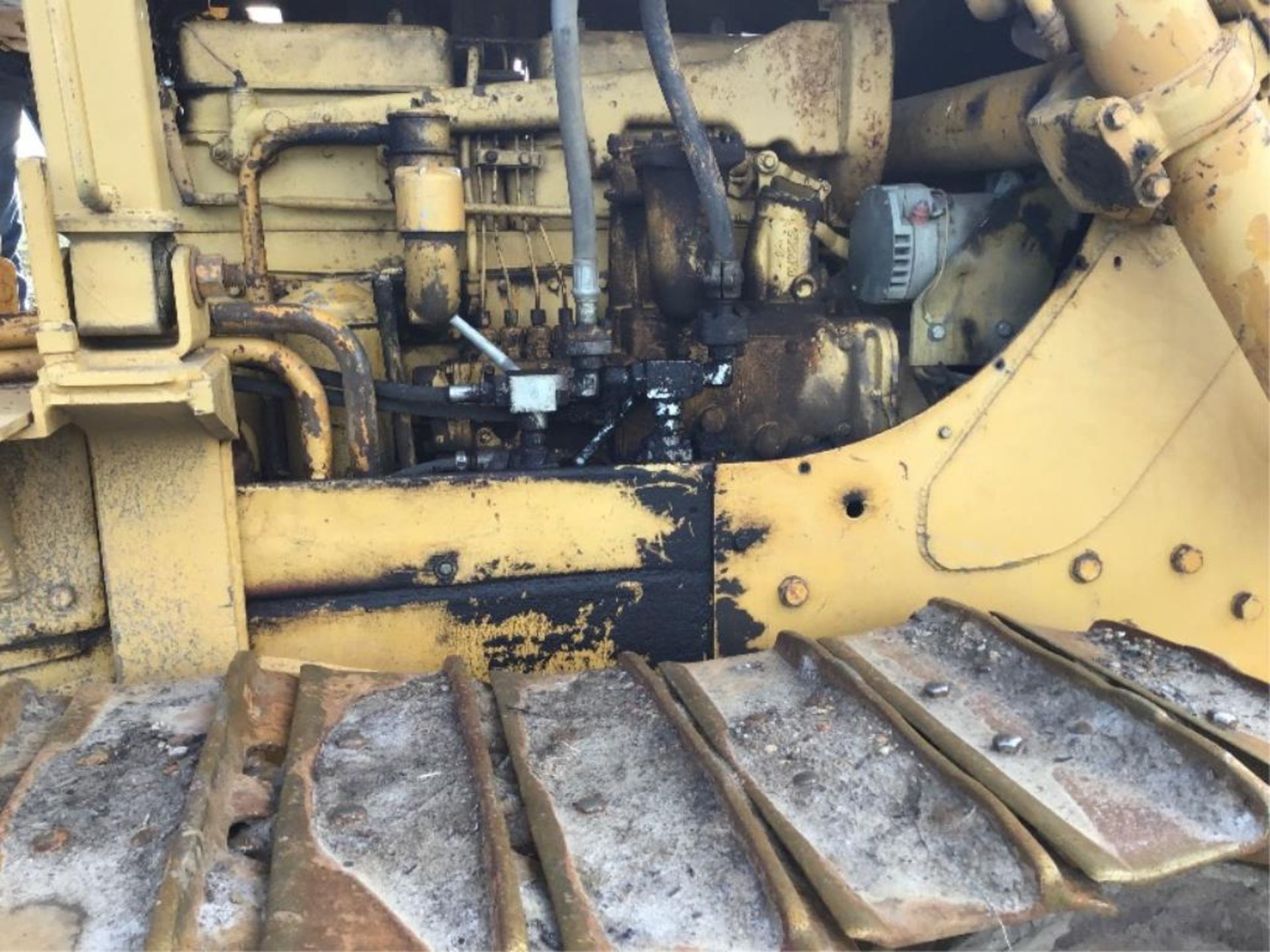 Caterpillar D7E Crawler Tractor s/n C51682 Rebuilt Power Shift Trans, Torque, Torque Pump, & Final - Image 10 of 17