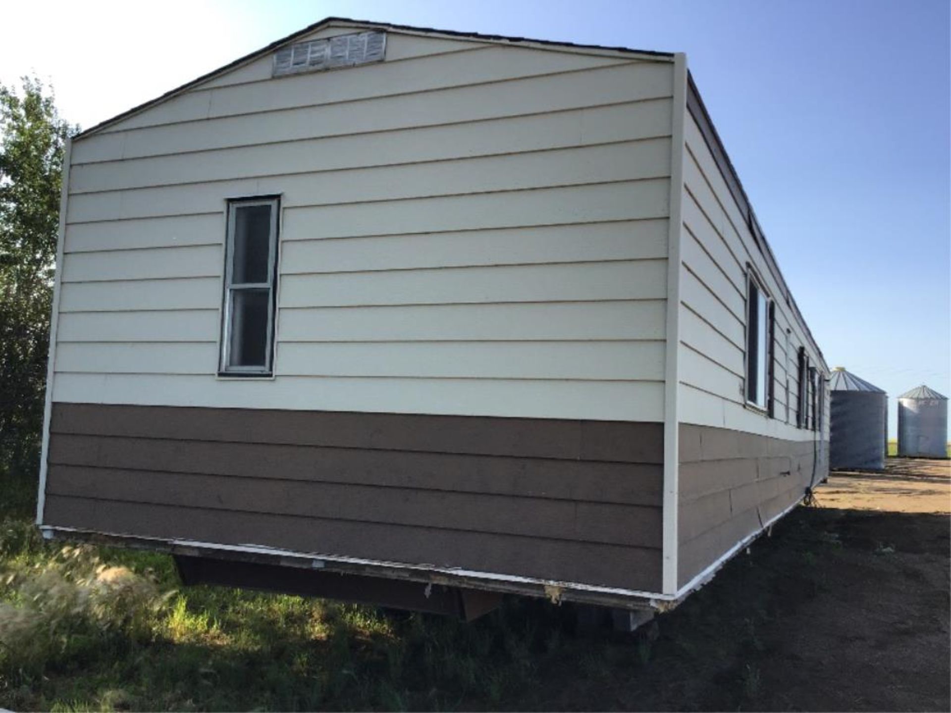 14ft x 68ft 2-Bedroom Mobile Home Kitchen Front, Fireplace in Living Room, Master Ensuite, Ext Tin - Image 3 of 22