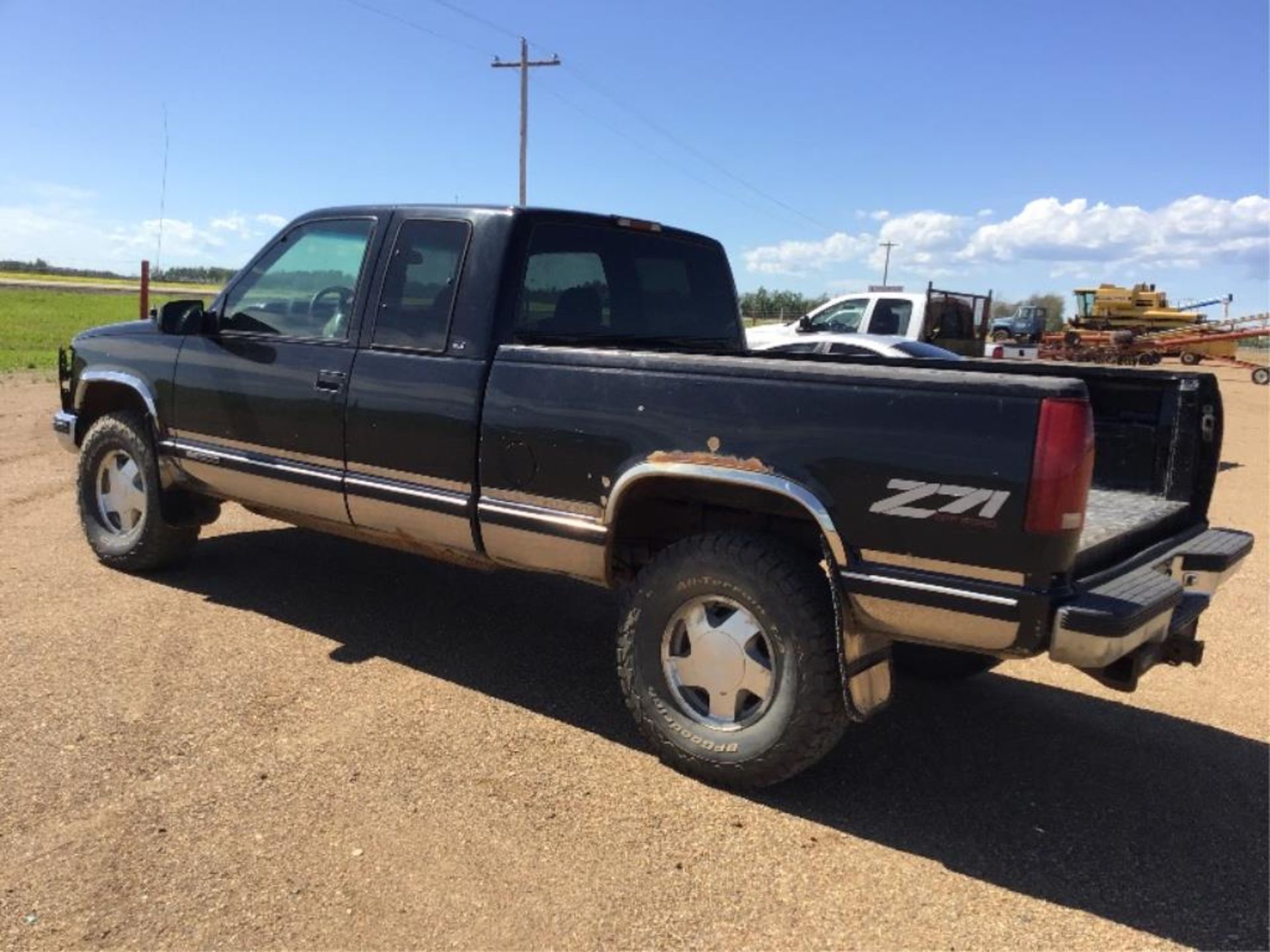 1998 GMC 1500 Ext/Cab Z71 4x4 Pickup VIN 2GTEK19R1W1556127 5.7L Vortec Eng, A/T. NO WIPERS - Image 5 of 16