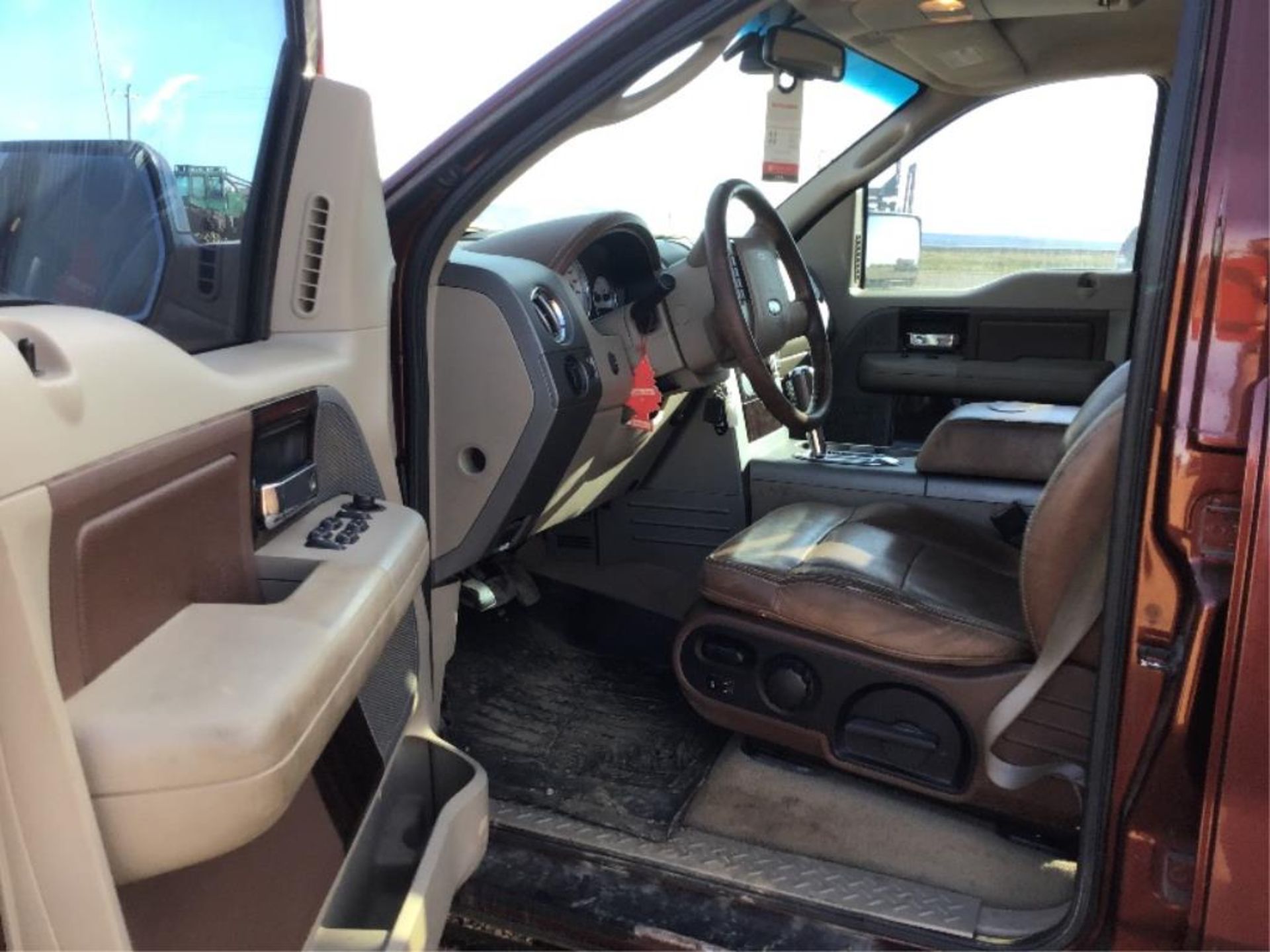 2007 Ford F150 King Ranch Crew Cab 4x4 Pickup VIN 1FTPW14VX7KB20573 5.4L Eng, A/T (Eng not in - Image 5 of 13