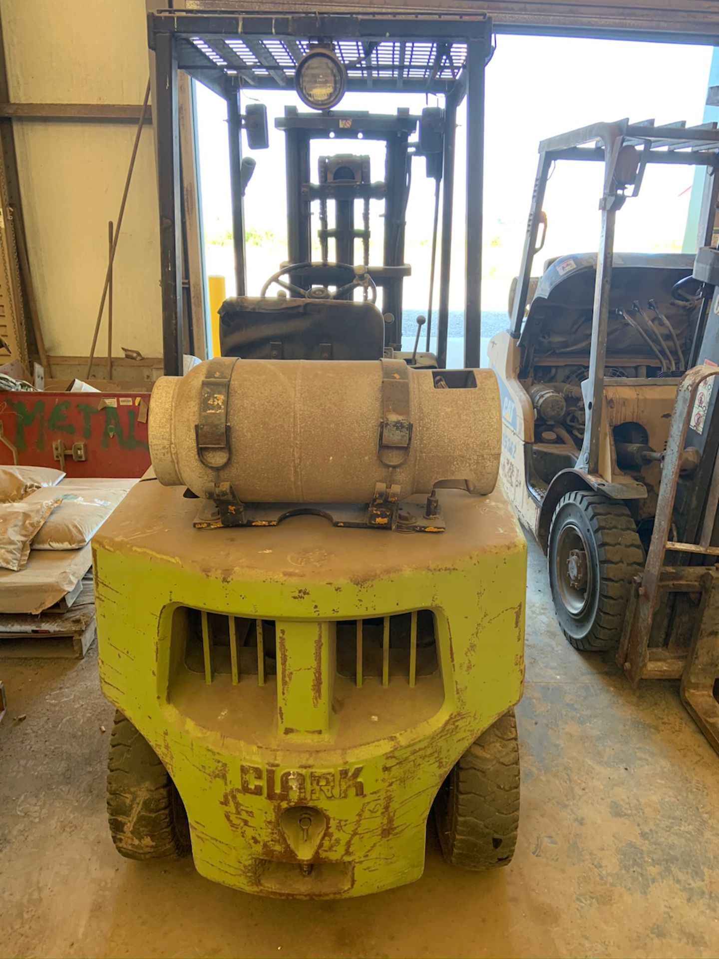 Clark LP Forklift - Image 4 of 8