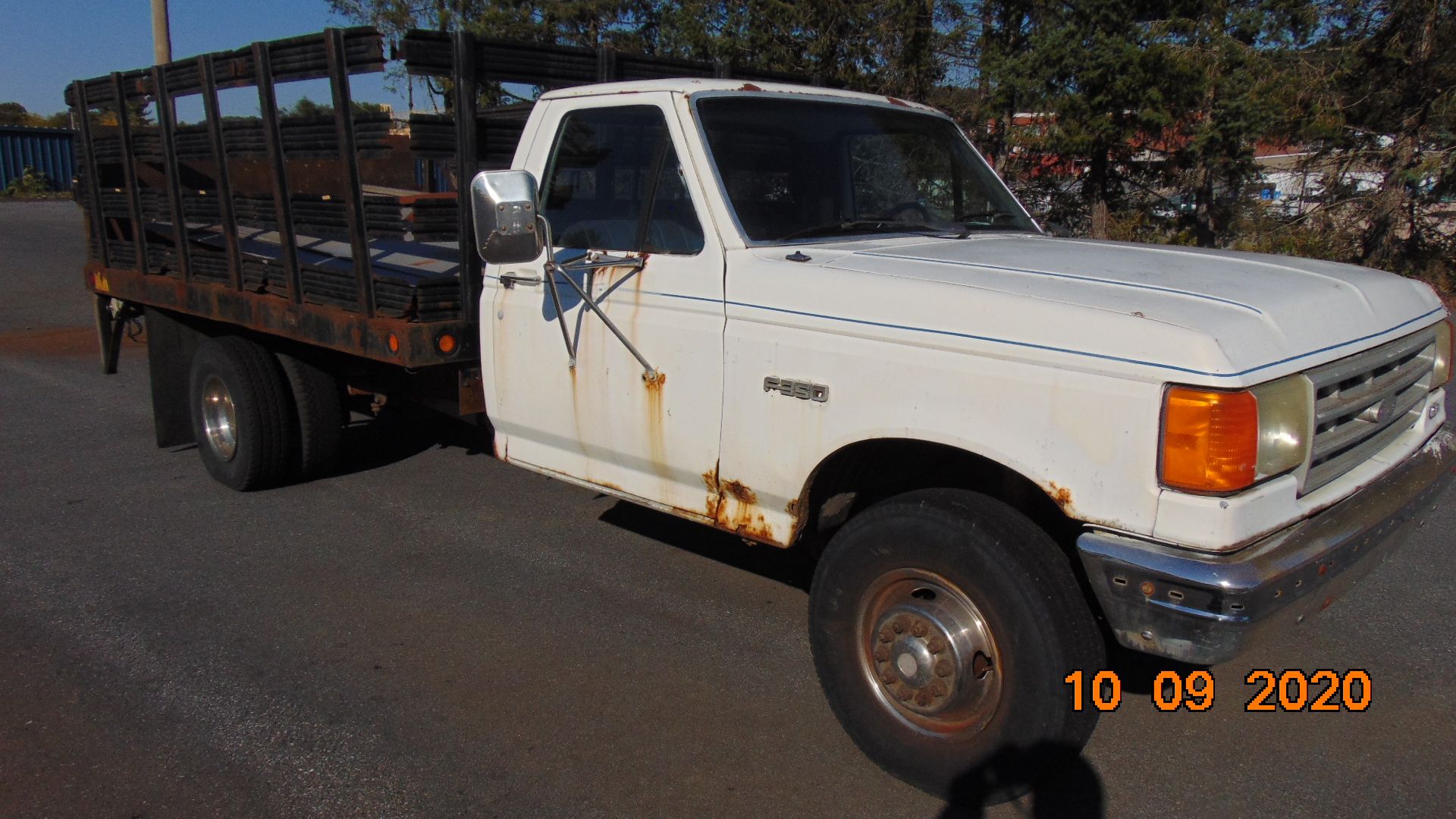 1990 FordF-350 Super Duty 12' Flatbed / Stake Body Truck - Image 4 of 9