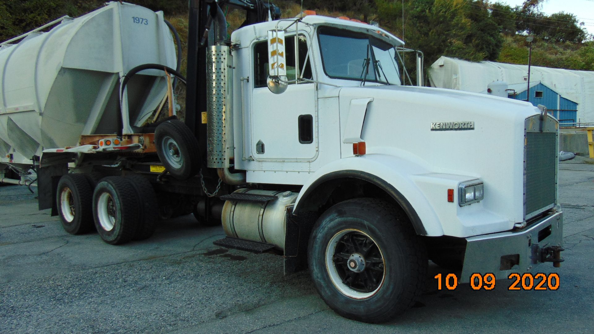 1989 Kenworth Truck Tractor, Standard Cab - Image 2 of 9