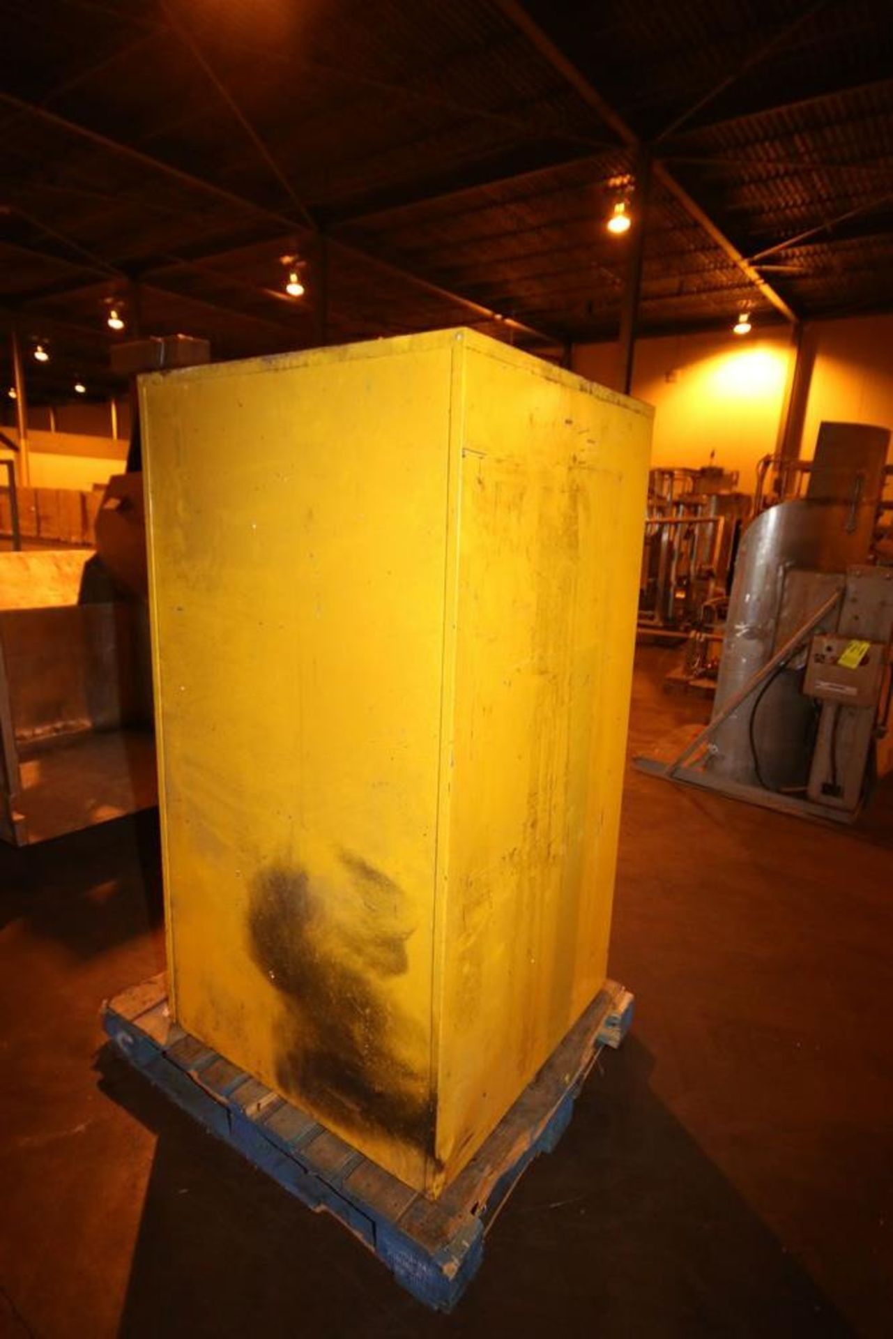 Safe-T-Way Double Door Flammable Storage Cabinet (LOCATED IN BROCKPORT, N.Y.) & (CONTACT GARY ROGERS - Image 3 of 3