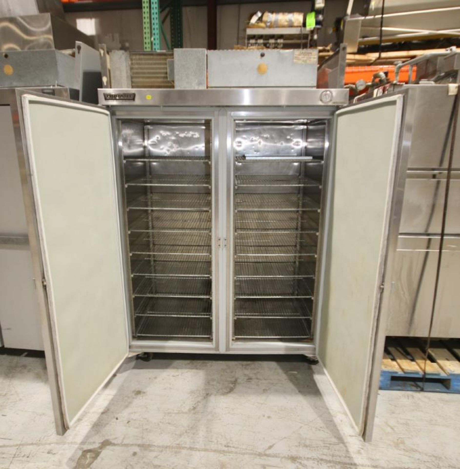 Hobart 2 - Door Refrigerator, Model QT2, SN 32 - 1101983, 18 - Racks, - Image 2 of 2