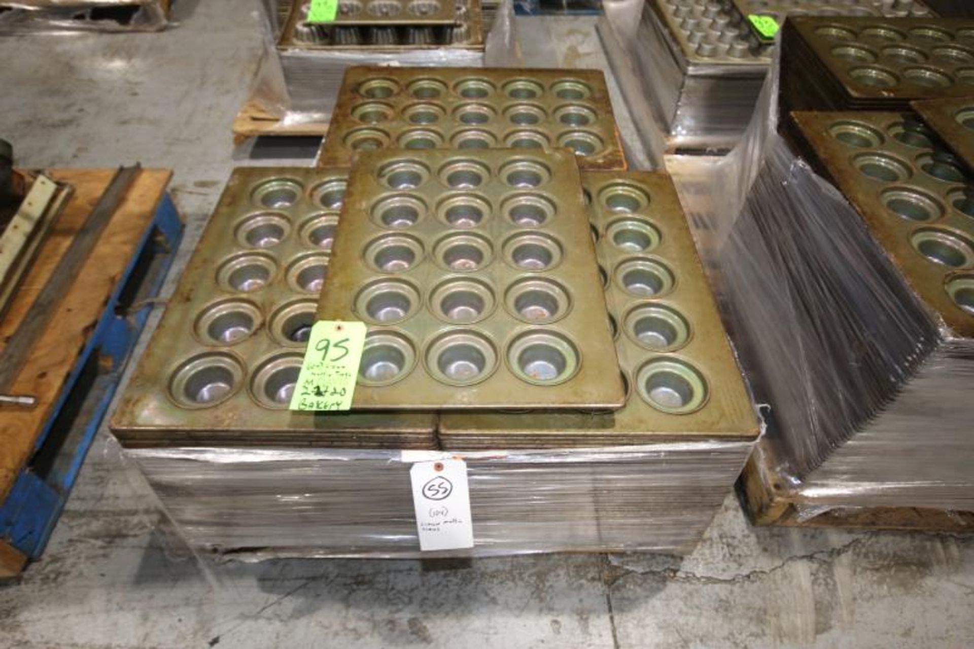 Crown Muffin Trays, Aprox. 4" x 15 Position, 18" W x 26" L (Located at the MDG Showroom - Image 2 of 2