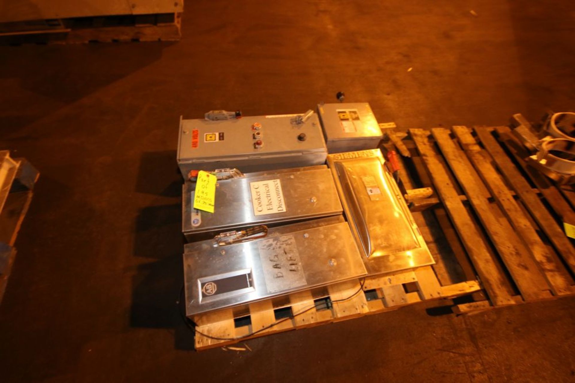 Lot of Assorted Electrical Panels & Safety Switches, Includes S/S Safety Switches & Assorted Control - Image 14 of 15