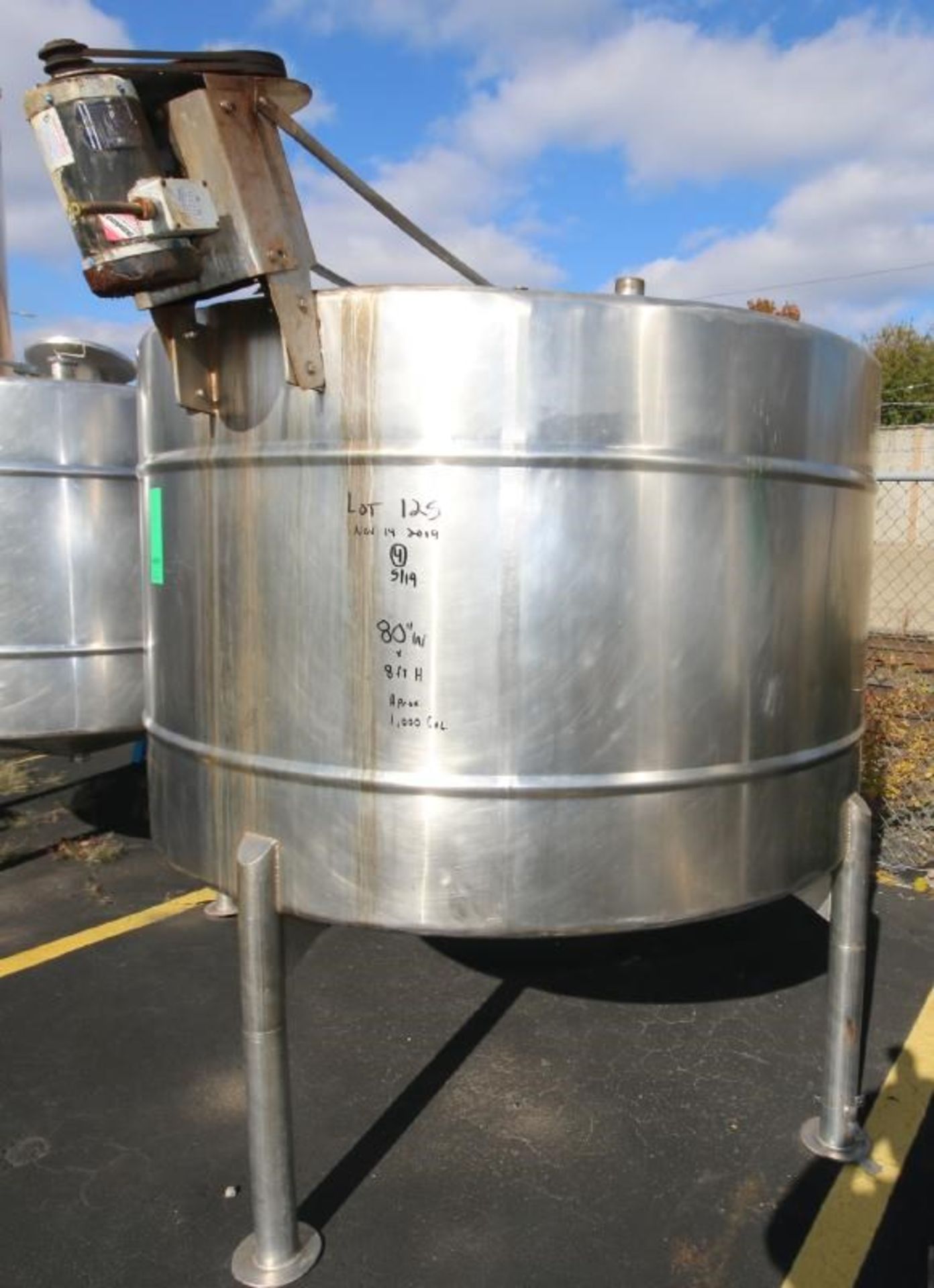 Aprox. 1,000 Gal. Dome Top, Cone Bottom S/S Mix Tank, Single Wall, with Side Mount 3 Prop - Image 5 of 7