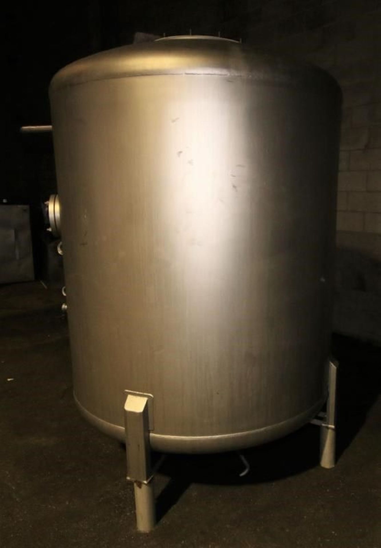 Aprox. 800 Gal. Dome Top, Dome Bottom S/S Carbon Filter Tank, (Resin Bed Type), with Top Bolt Type - Image 2 of 6