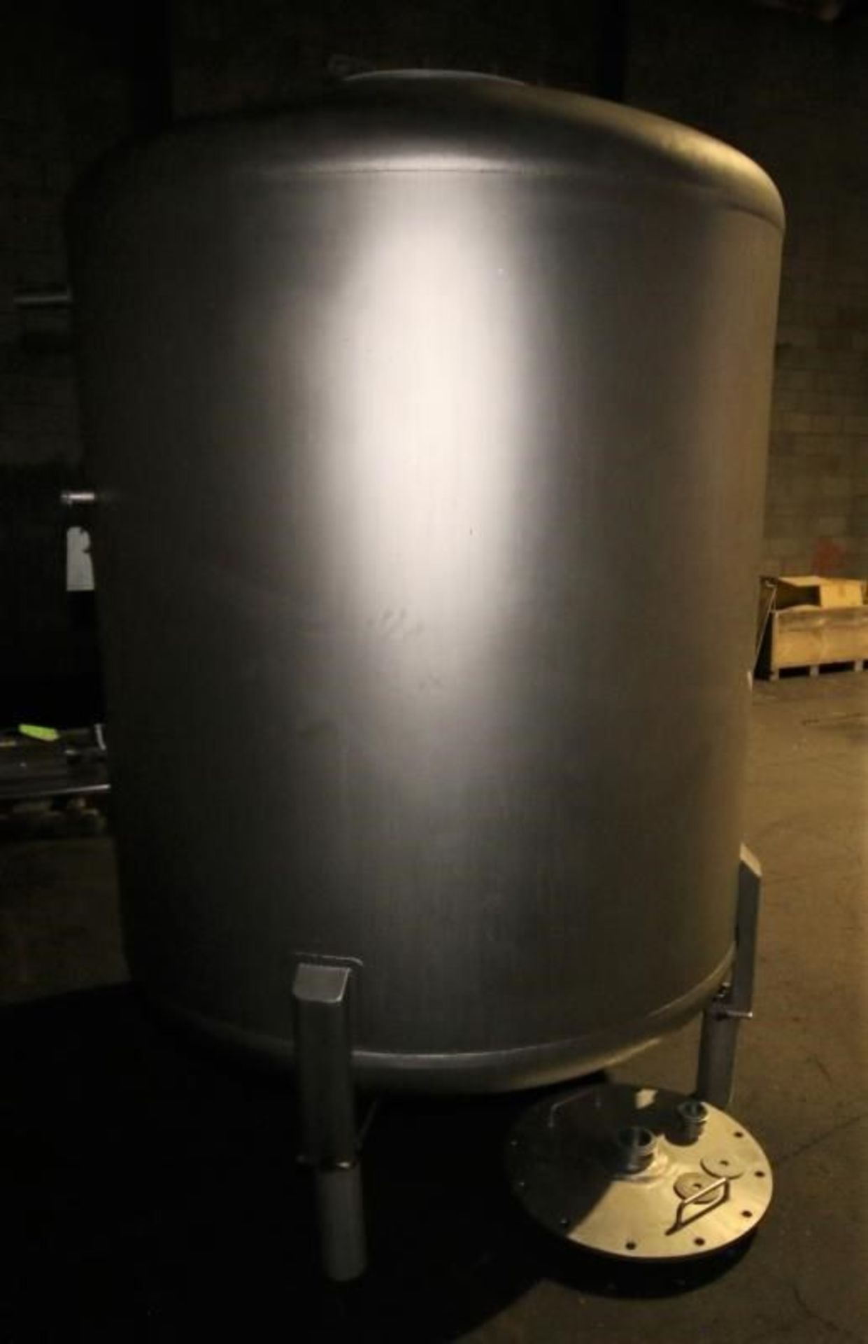 Aprox. 800 Gal. Dome Top, Dome Bottom S/S Carbon Filter Tank, (Resin Bed Type), with Top Bolt Type - Image 4 of 6