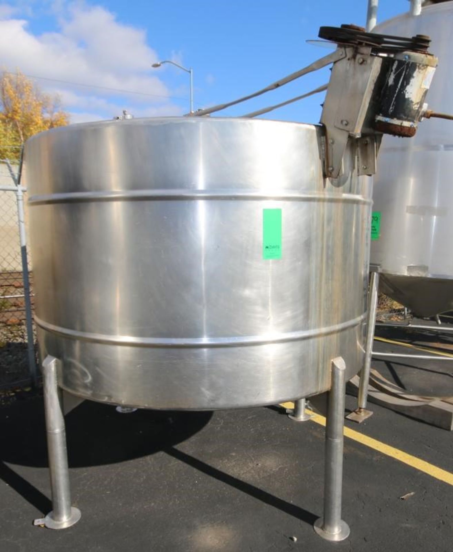 Aprox. 1,000 Gal. Dome Top, Cone Bottom S/S Mix Tank, Single Wall, with Side Mount 3 Prop - Image 6 of 7