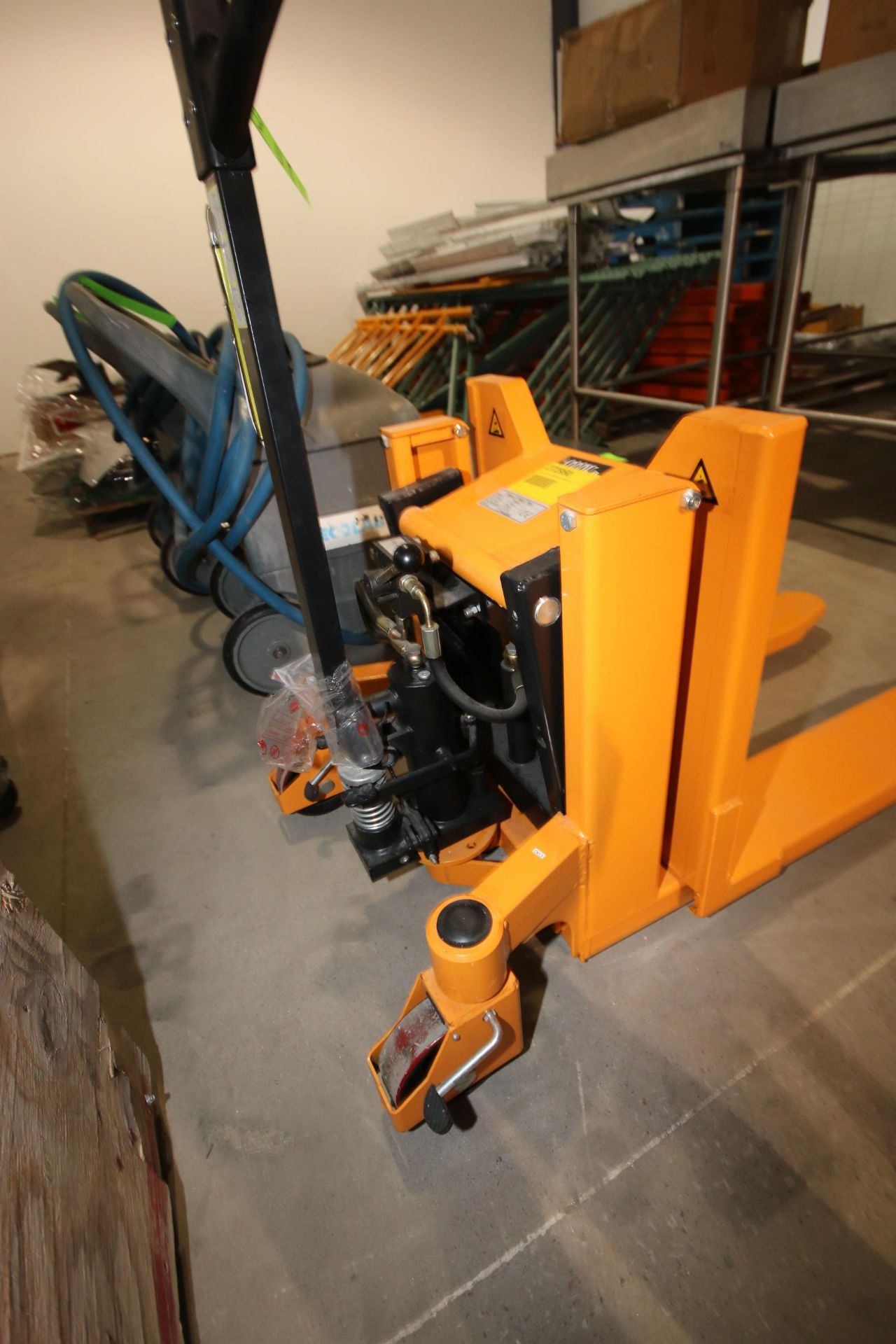 Manual Pallet Tilter, 1000 KG, with 800 mm Fork Length (LOCATED IN YOUNGSTOWN, OH) (Rigging, - Image 4 of 4