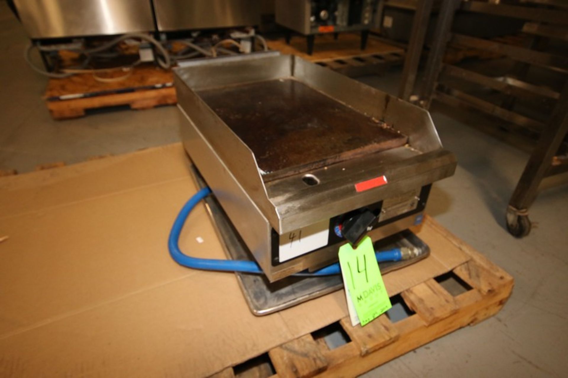 Star 20" L x 15" W Nat. Gas Counter Top S/S Griddle, Model 615-TA, SN 61502928, 20,000 btu per hr