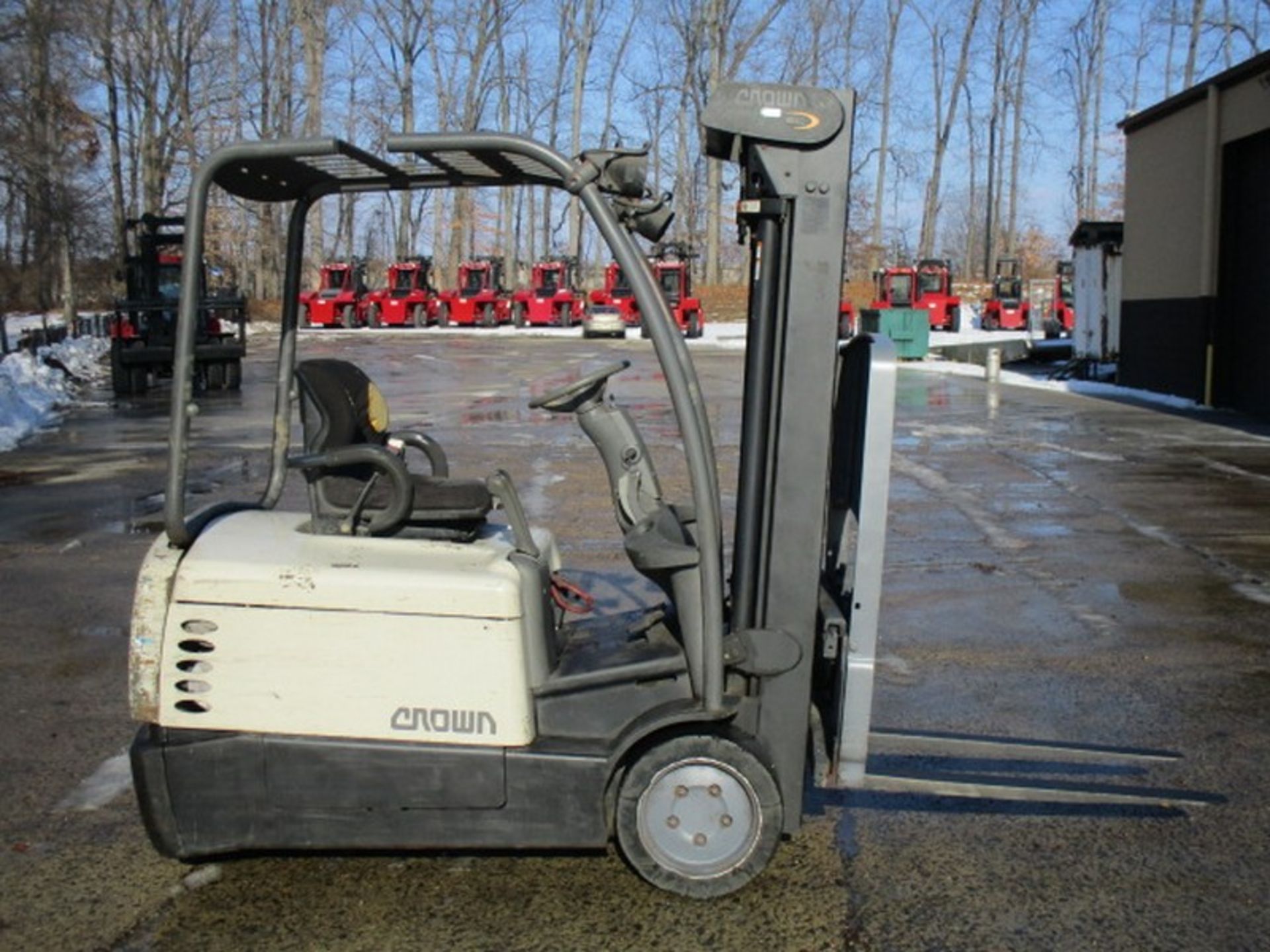 Crown SC4040-40 3-Wheel Electric Cushion Fork Truck, - Image 7 of 12