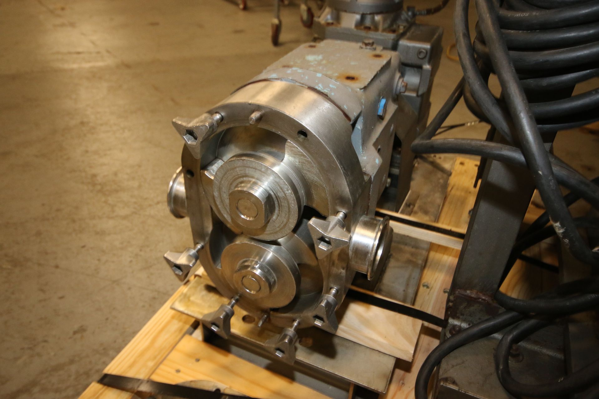 WCB 7.5 hp Positive Displacement Pump, M/N 060, S/N 455423R1 08, with 2-1/2" S/S Clamp Type Inlet/ - Image 3 of 9