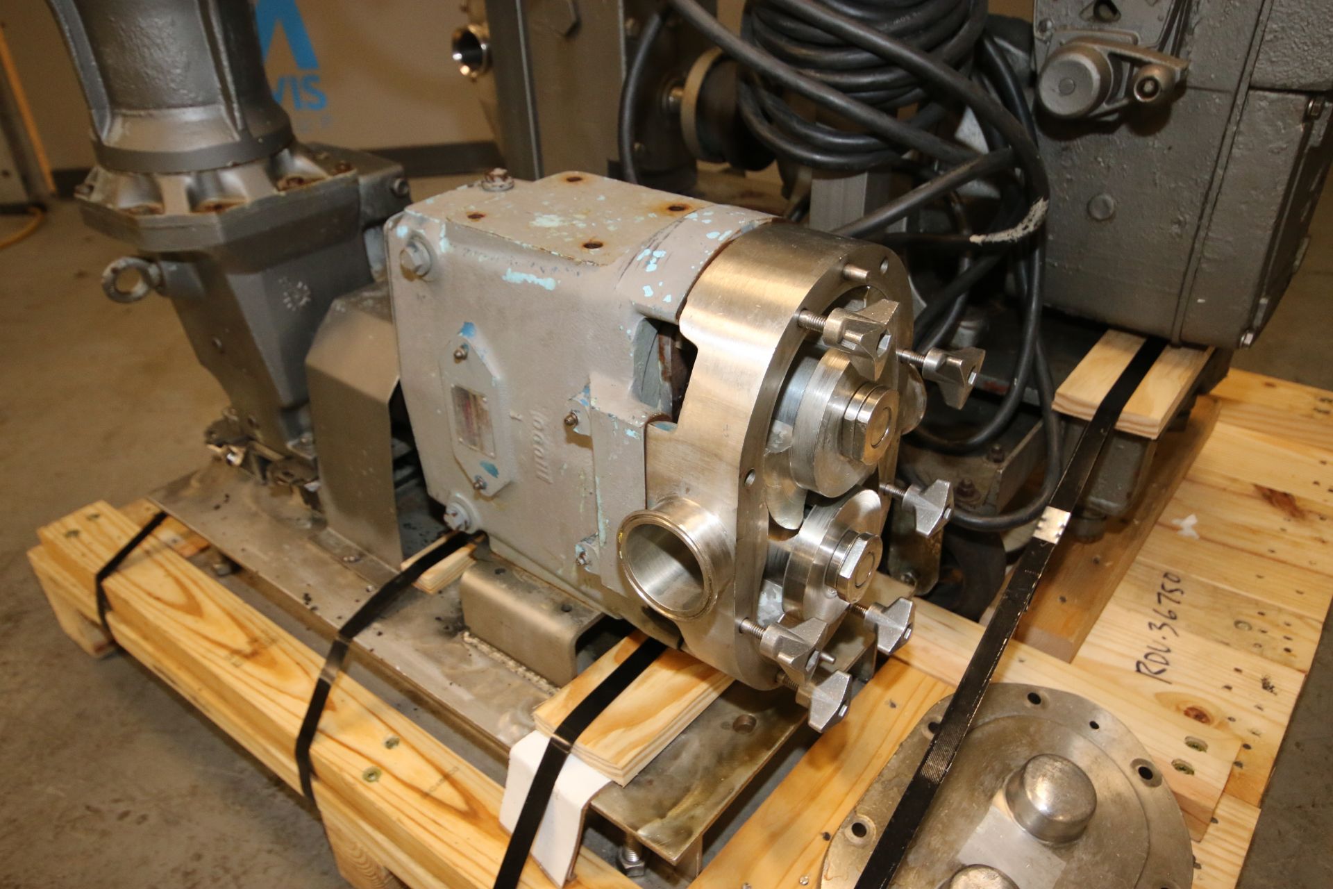 WCB 7.5 hp Positive Displacement Pump, M/N 060, S/N 455423R1 08, with 2-1/2" S/S Clamp Type Inlet/ - Image 2 of 9