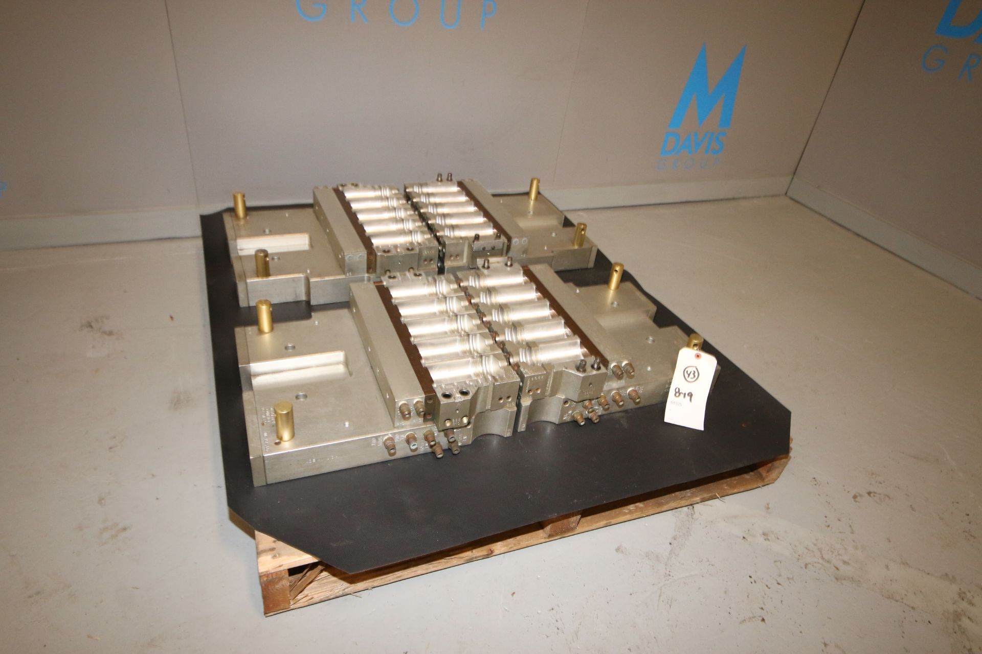 Compact 5-Wide S/S Bottle Molds, S/N 905.851.7724/859.371.3250, Overall Dims.: Aprox. 18-1/4" L x