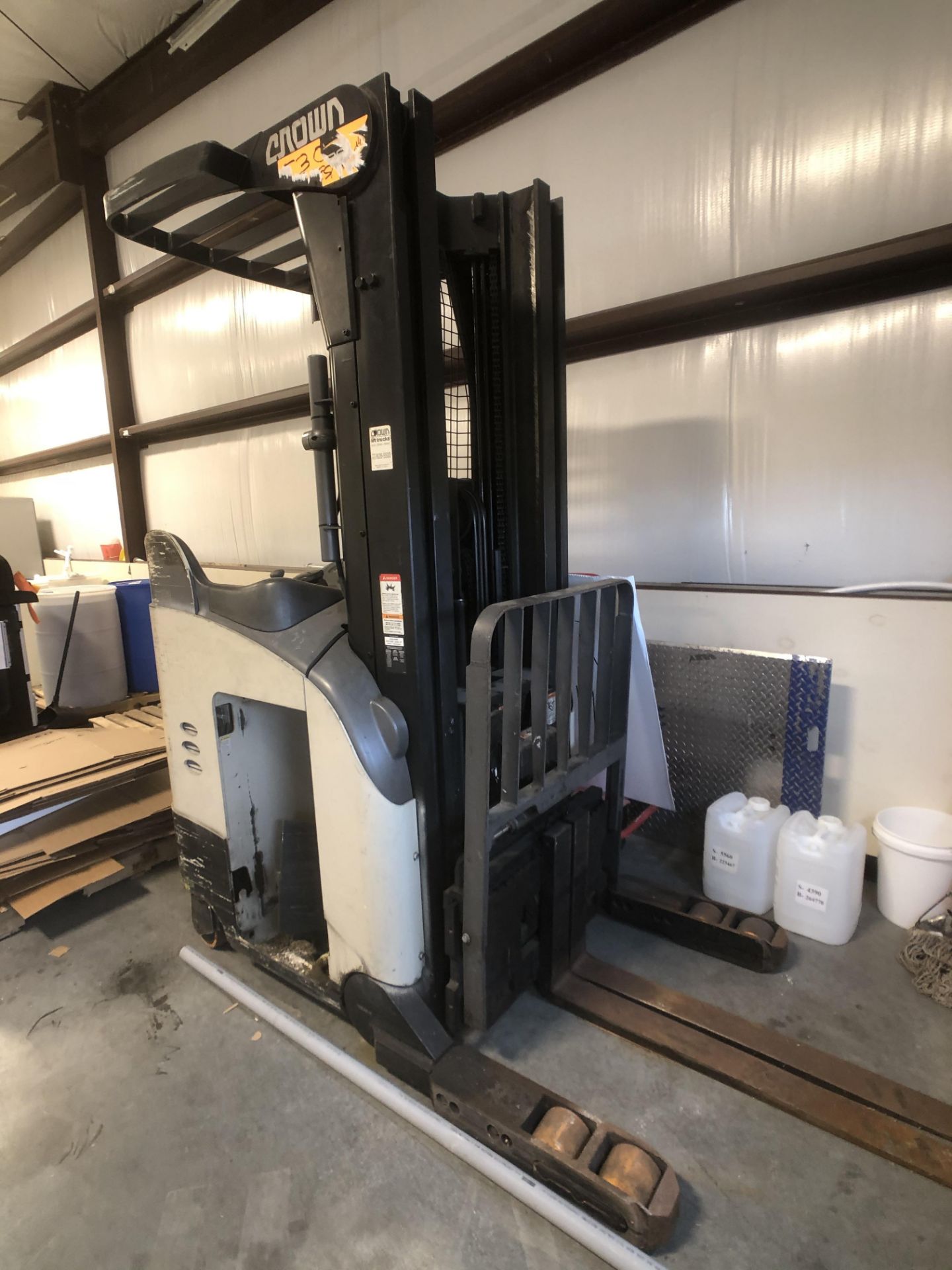 Crown S700 RR Series Reach Truck / Narrow-Aisle Forklift, S/N 1A373171, Missing Battery, (Located in - Image 2 of 18