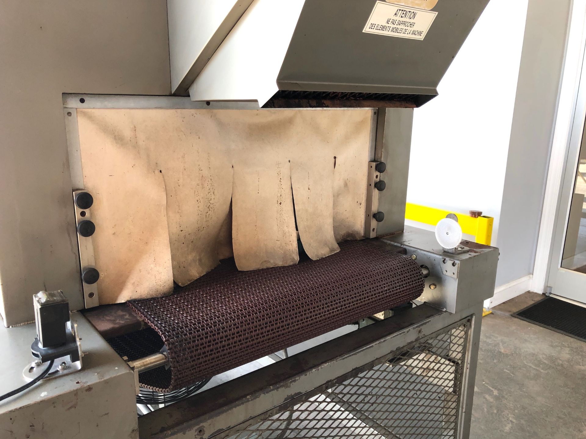 PMI CSI-30 Shrink Wrapper with Heat Tunnel - Image 16 of 19