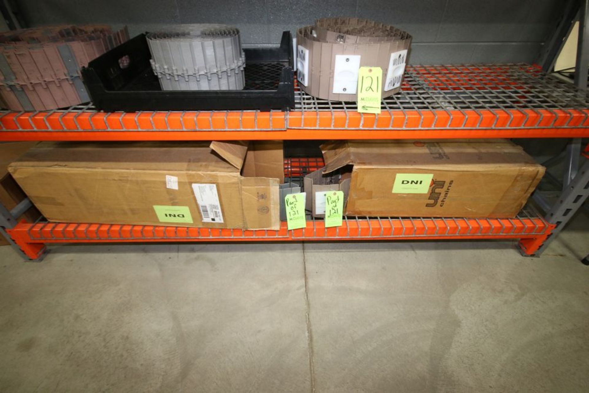 Assortment of Chicago Automated Labeling Conveyor Chain, with (2) NEW Boxes of Chain with Molds, (2) - Image 3 of 3