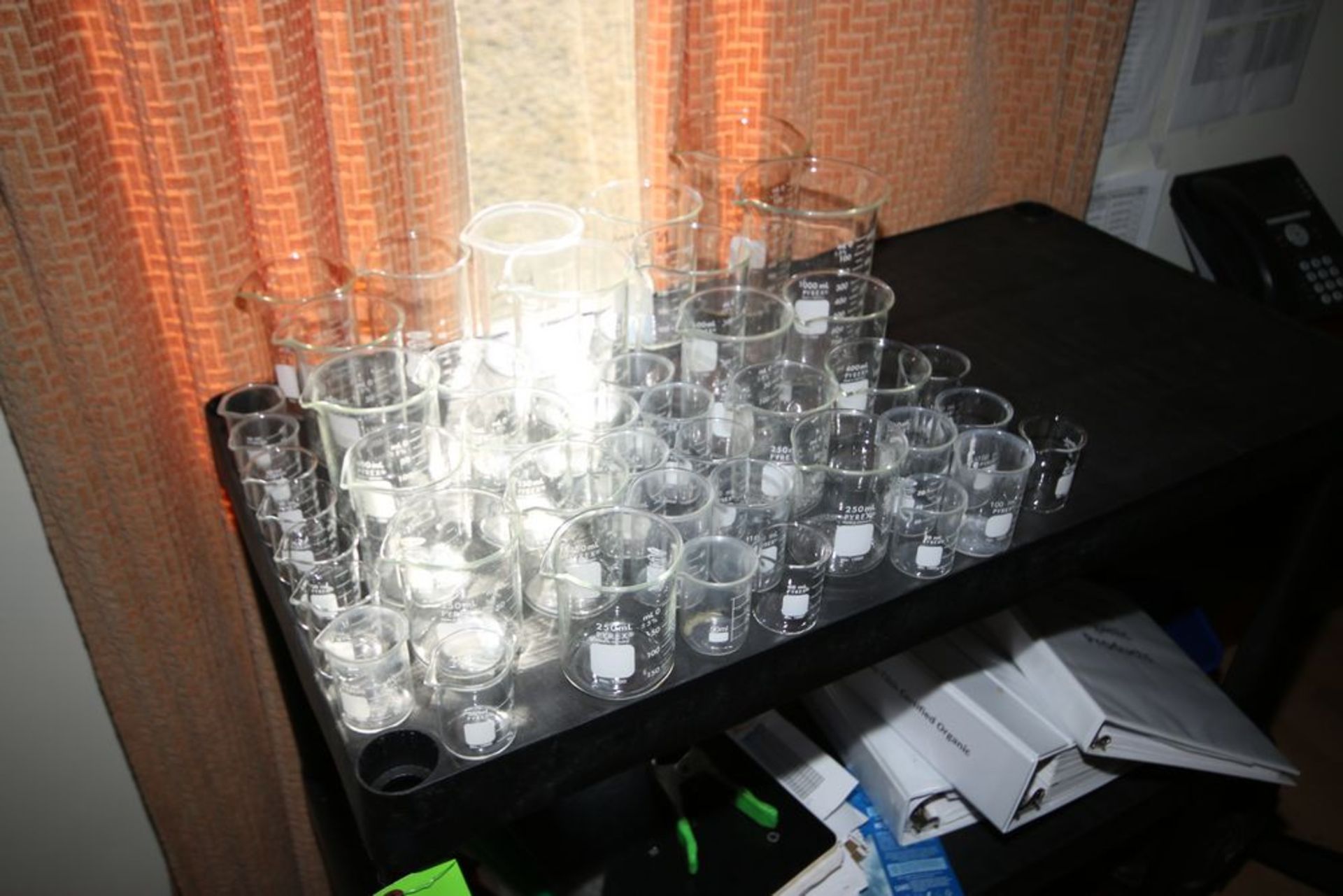 Lot of Assorted Glassware, Sizes Range From 40 mL-1000 mL (Aprox. 46 Pce.) (LOCATED IN BEAVER FALLS,