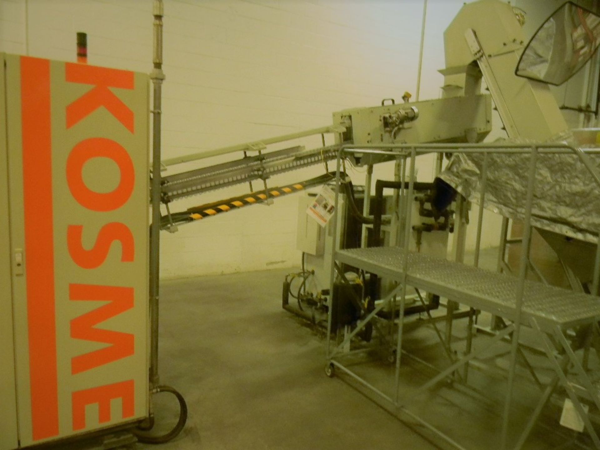 Kosme PET Stretch Blowmolder, Model: KSB2000, Serial Number: K2D0081, Includes Chiller - Image 5 of 10