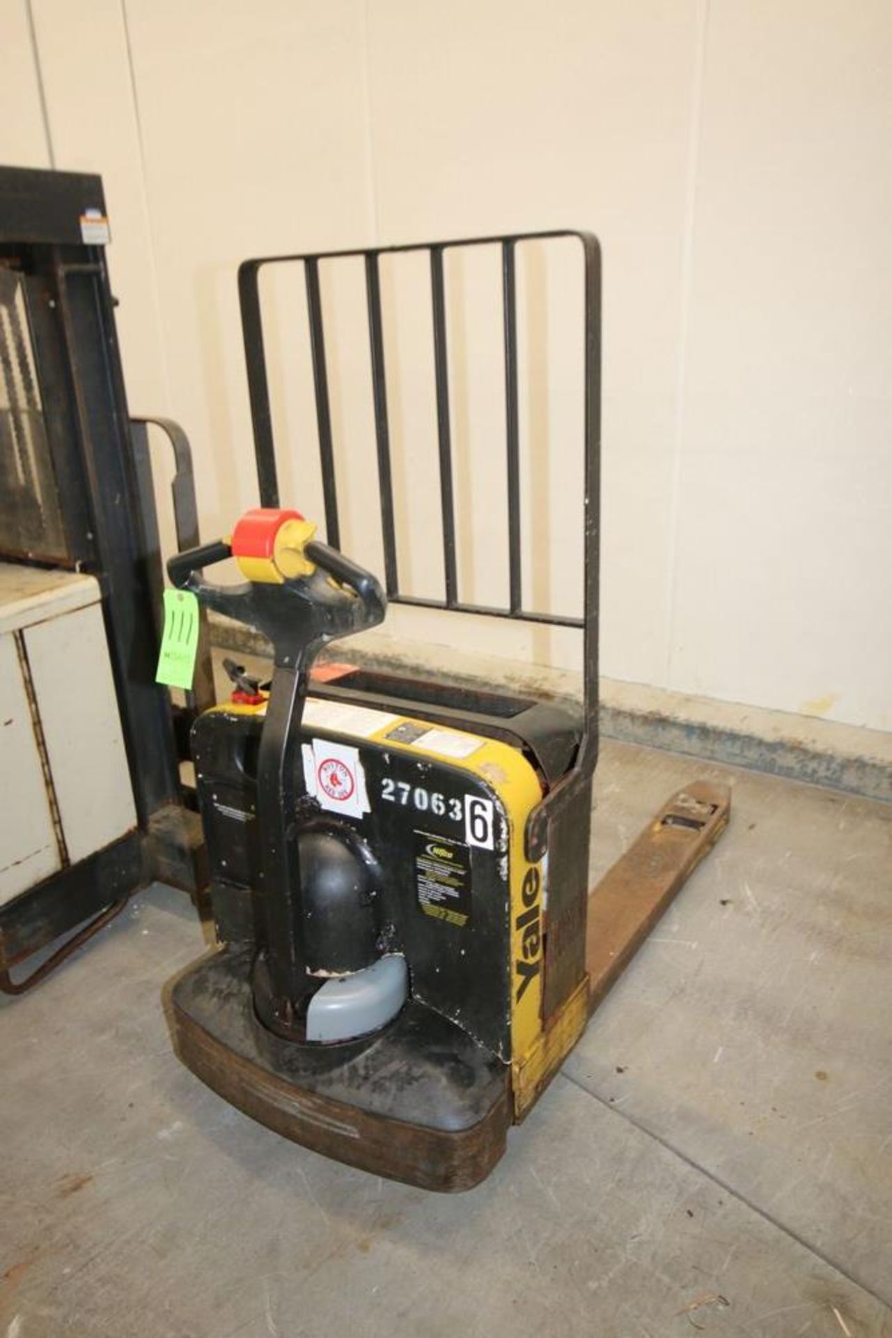 Yale 4,000 lb. Electric Pallet Jack, M/N MPB040-EN24T2748, S/N B827N36052G, with Battery (NOTE: