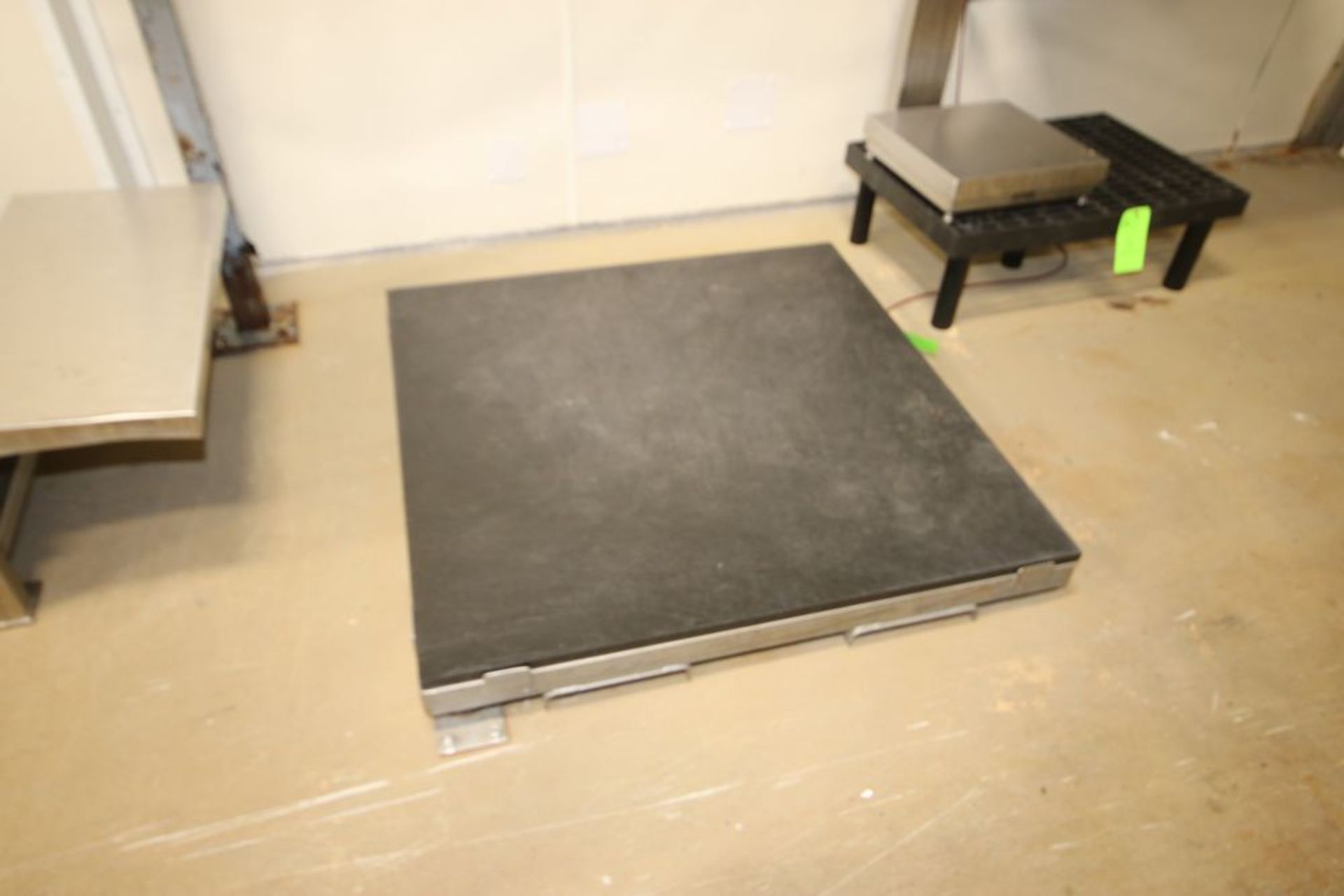 Doran Floor Scale, M/N 8000XLM, with Aprox. 47-1/2" L x 47-1/2" W Platform, Platform is Plastic - Image 2 of 3