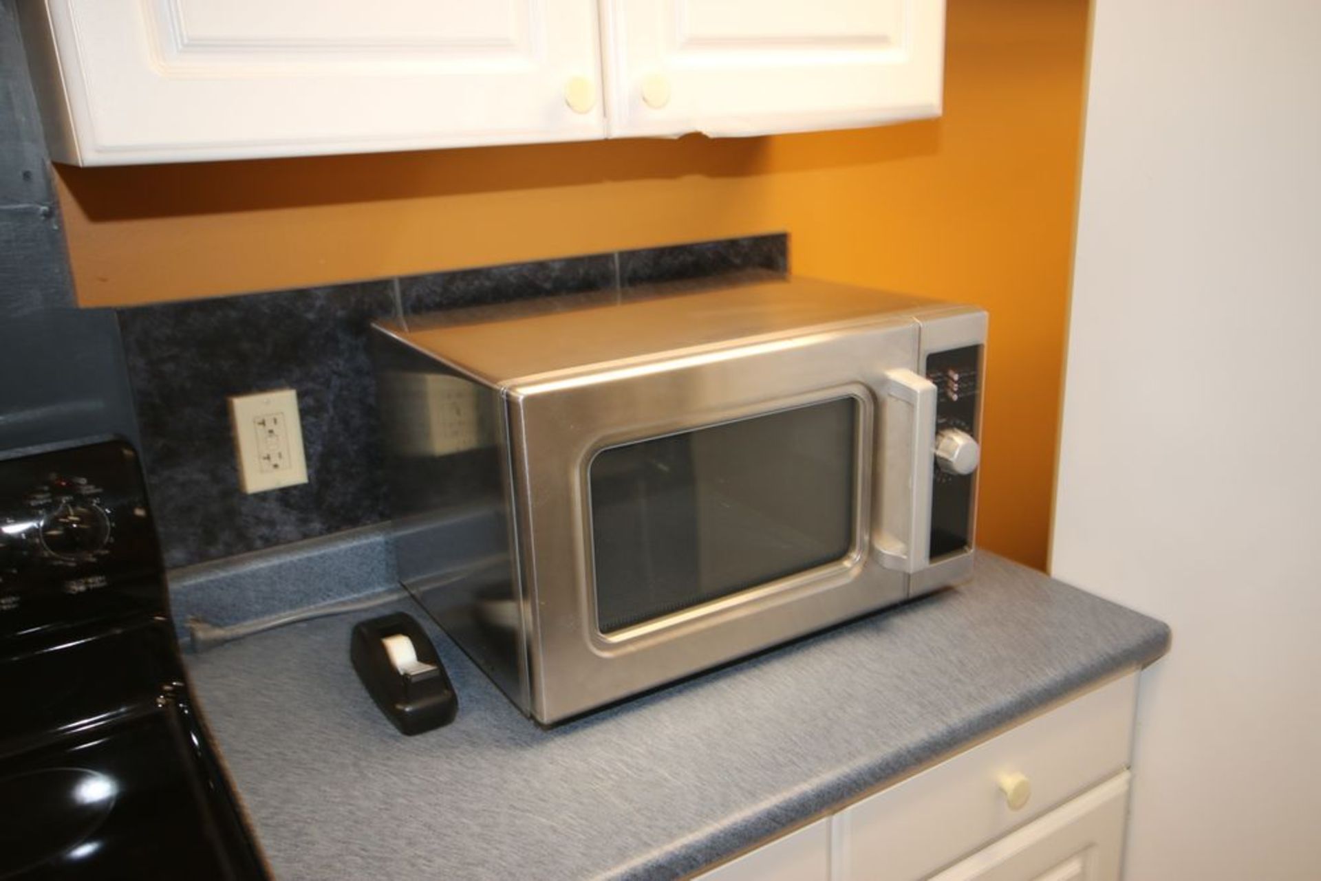 Contents of Break Room, Includes (1) S/S Table, (3) Microwaves, Double Door Storage Cabinet, (1) - Image 4 of 6