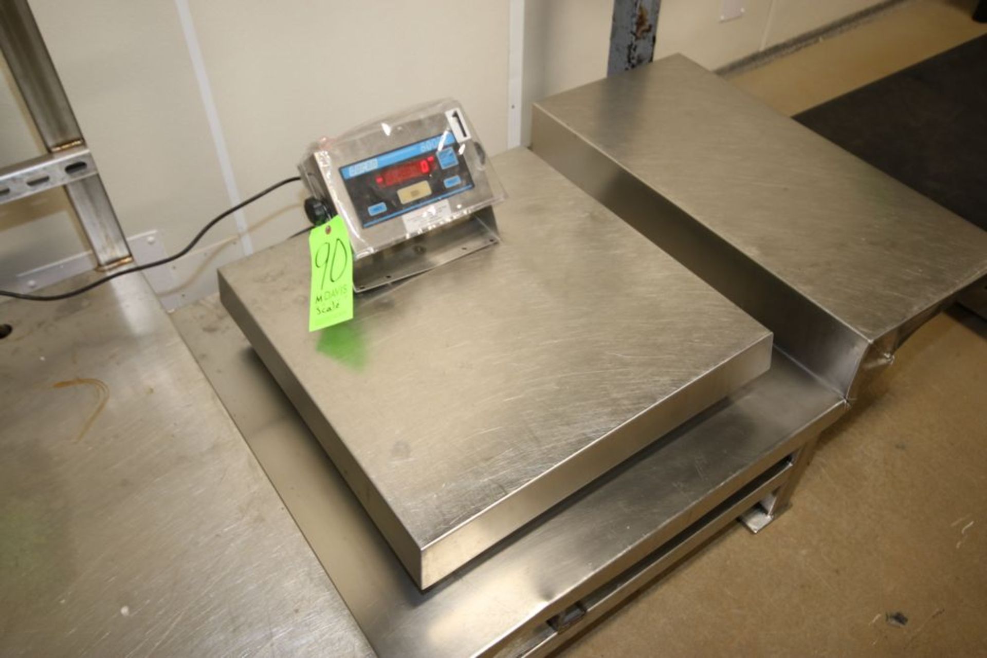 Doran S/S Platform Scale, M/N 8000XLM, with Aprox. 24" L x 24" W S/S Platform, with Digital Read Out