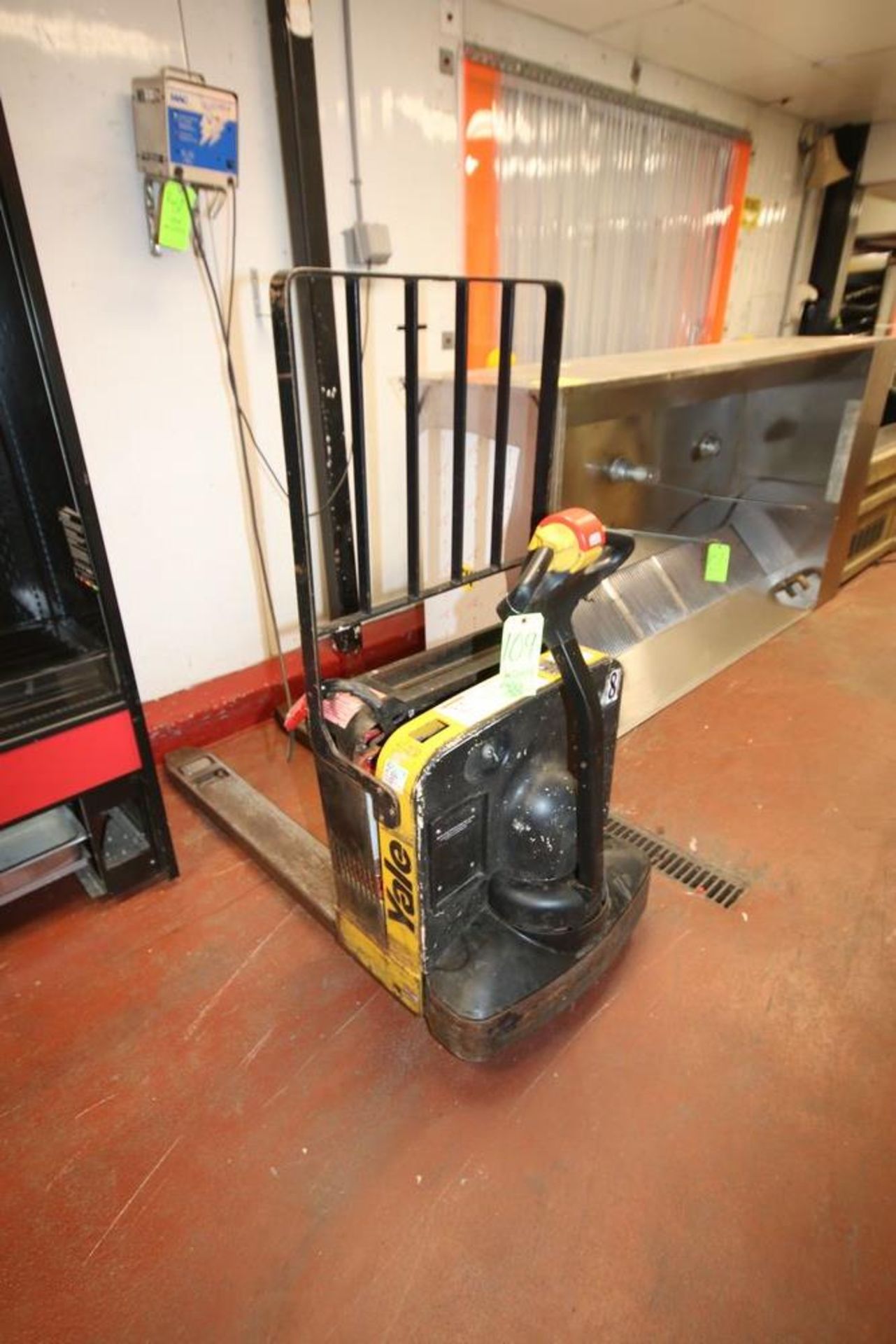 Yale 4,000 lb. Electric Pallet Jack with Battery Charger, M/N MPB040-EN24T2748, S/N B827N37513G, - Image 2 of 6