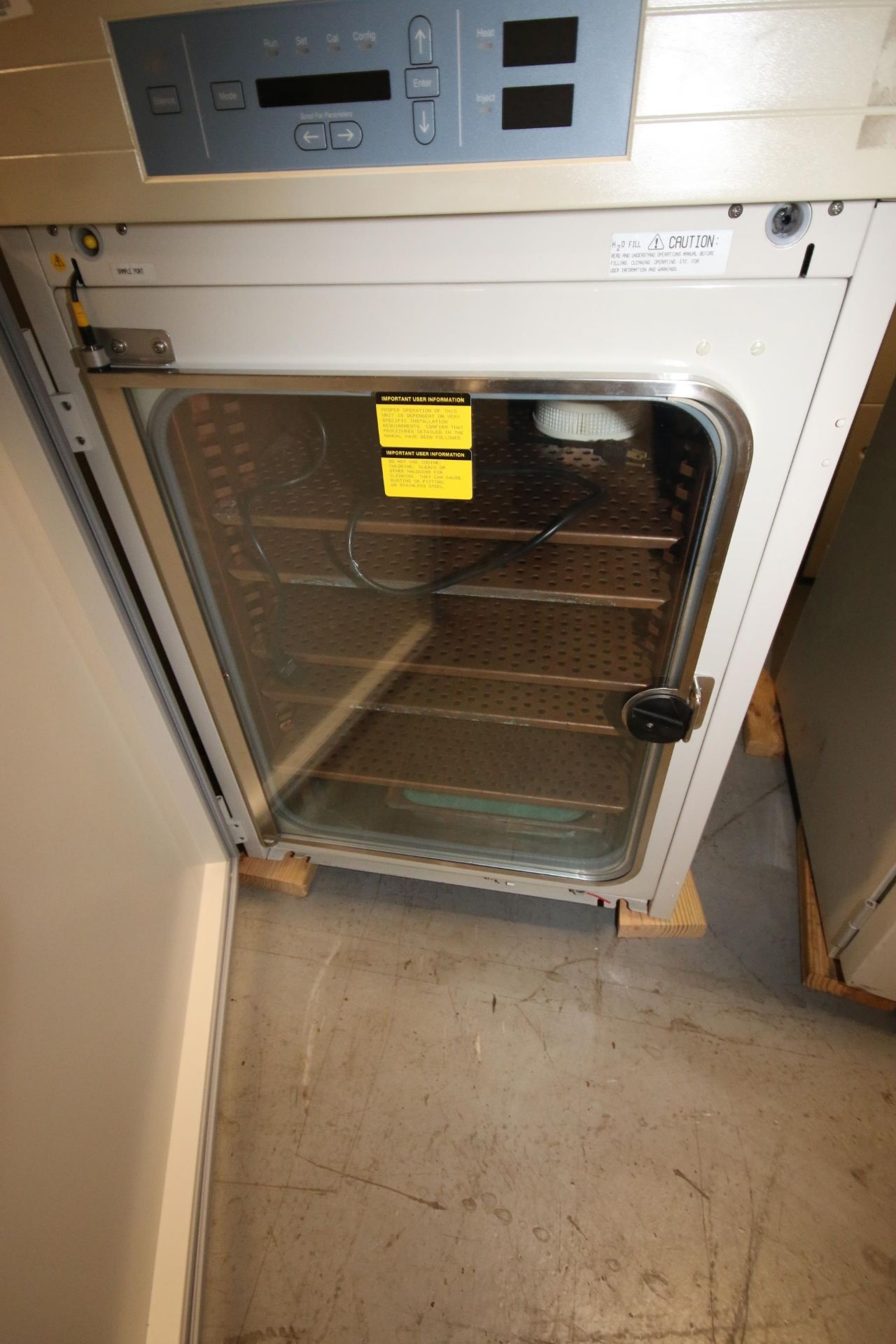 Forma Scientific CO2 Water Jacketed Incubators, with Internal Protective Door, with Shelving, - Image 3 of 3