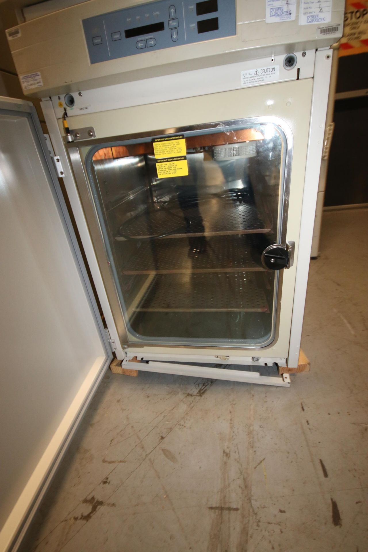 Forma Scientific CO2 Water Jacketed Incubators, with Internal Protective Door, with Shelving, - Image 5 of 5