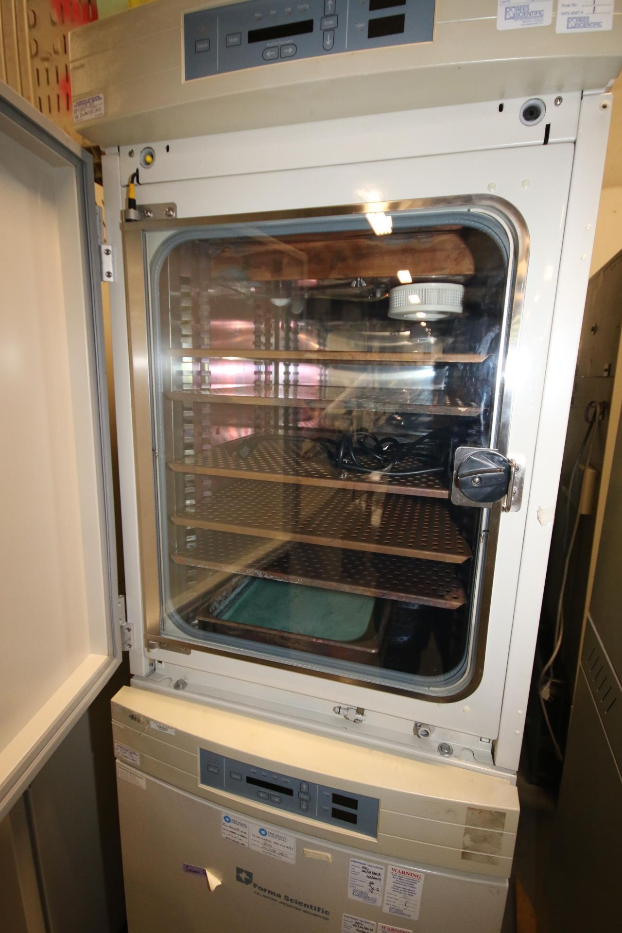 Forma Scientific CO2 Water Jacketed Incubators, with Internal Protective Door, with Shelving, - Image 2 of 3