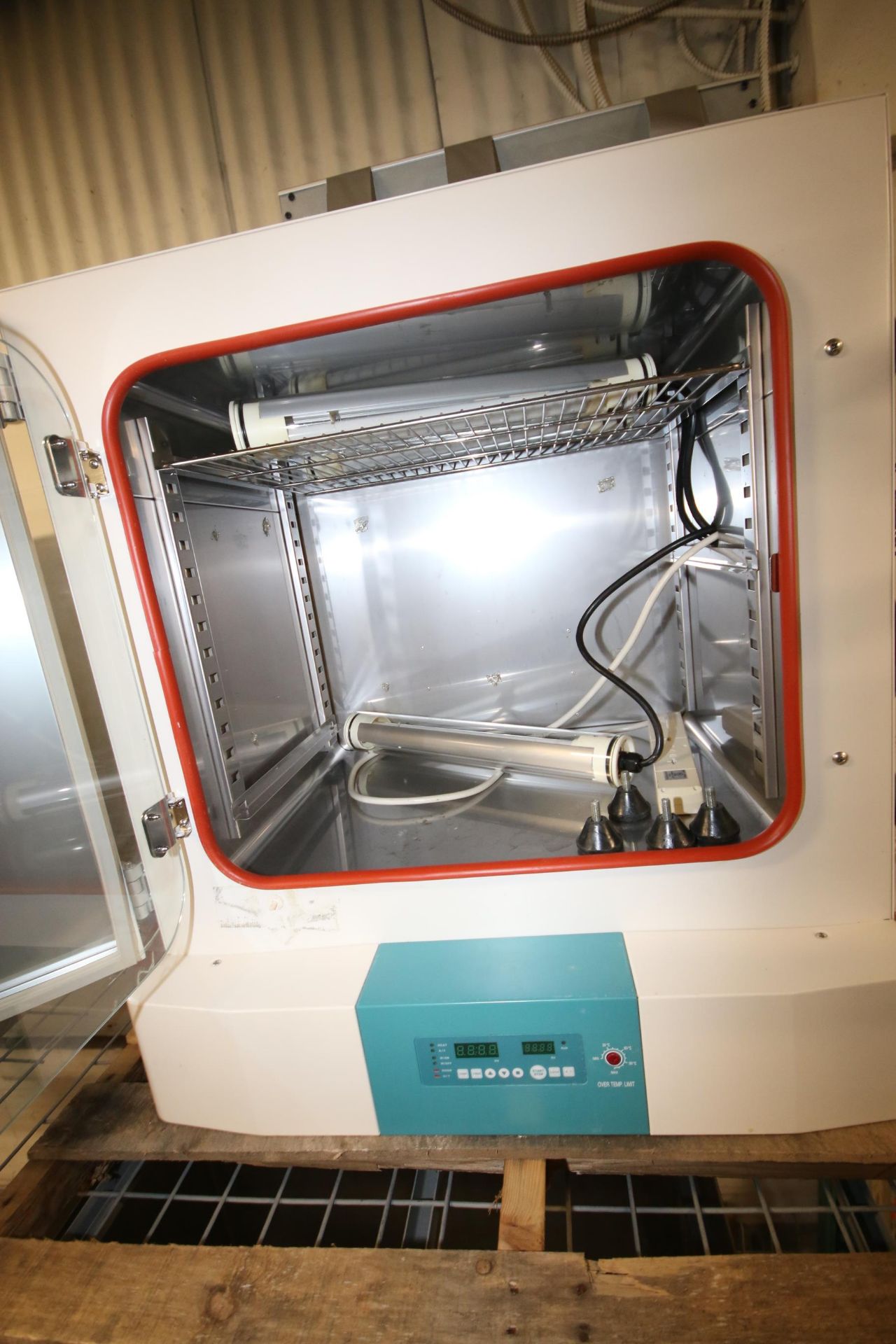 Jeio Tech Lab Incubator, M/N IB-25G, S/N S049254, 120 Volts, 1 Phase, with S/S Interior, with (2) - Image 4 of 6