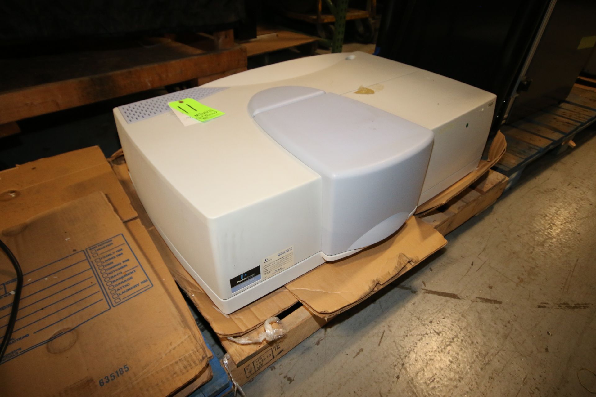 Perkin Elmber UV/VIS Spectrometer, M/N Lambda 950, with (2) 9-Slot Carousels (LOCATED IN MDG AUCTION - Image 2 of 4
