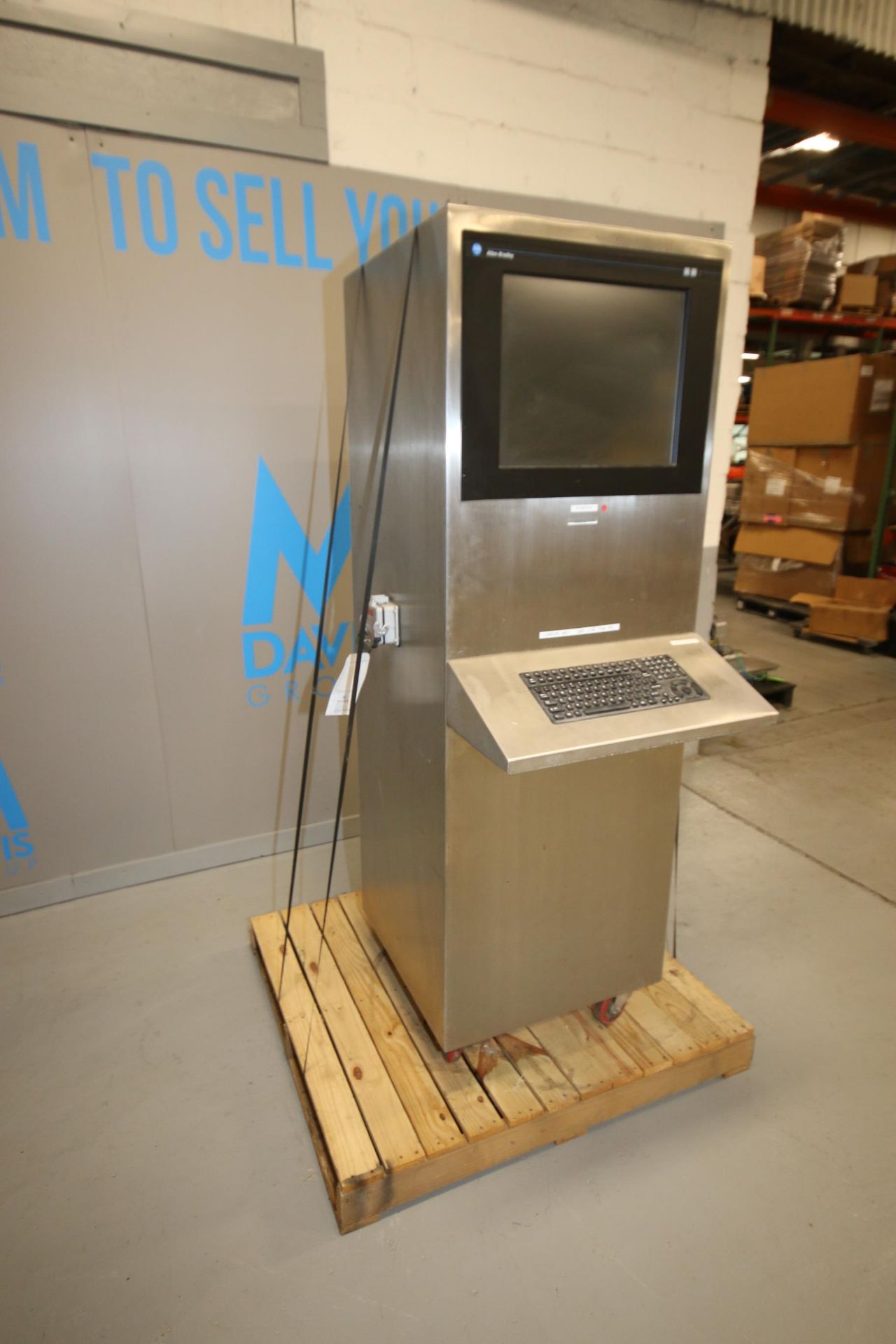 S/S Computer Cabinet, with Allen-Bradley Screen, Cat. No.: 6185-EACBBZZ, Full Keyboard Mounted on - Image 2 of 9