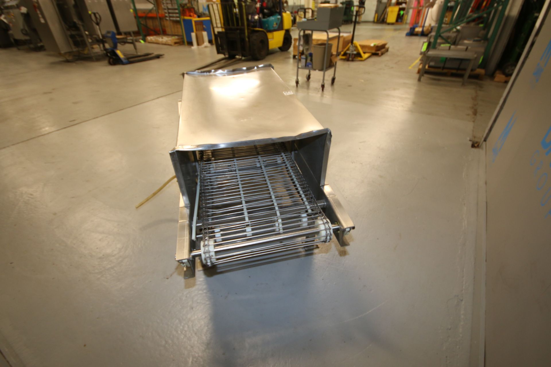 Enclosed S/S Conveyor, Toshiba 0.5 hp S/S Clad Drive, with Internal Spray System, Aprox. 6 ft. L x - Image 6 of 8