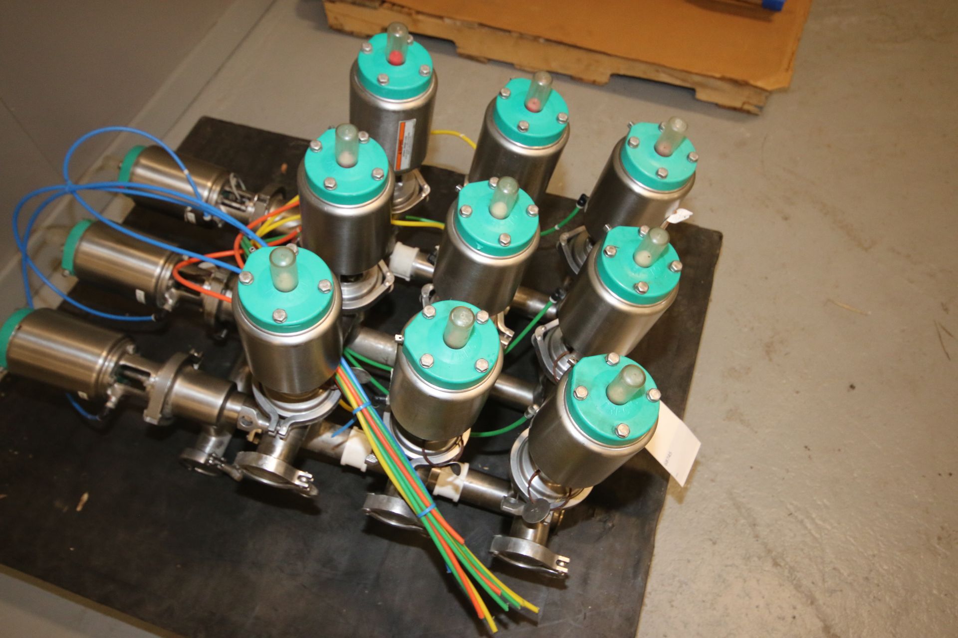 Tri-Clover 2" S/S Air Valve Manifold /Cluster, with Model 761 Valves (IN#68745) (LOCATED IN MDG - Image 5 of 6