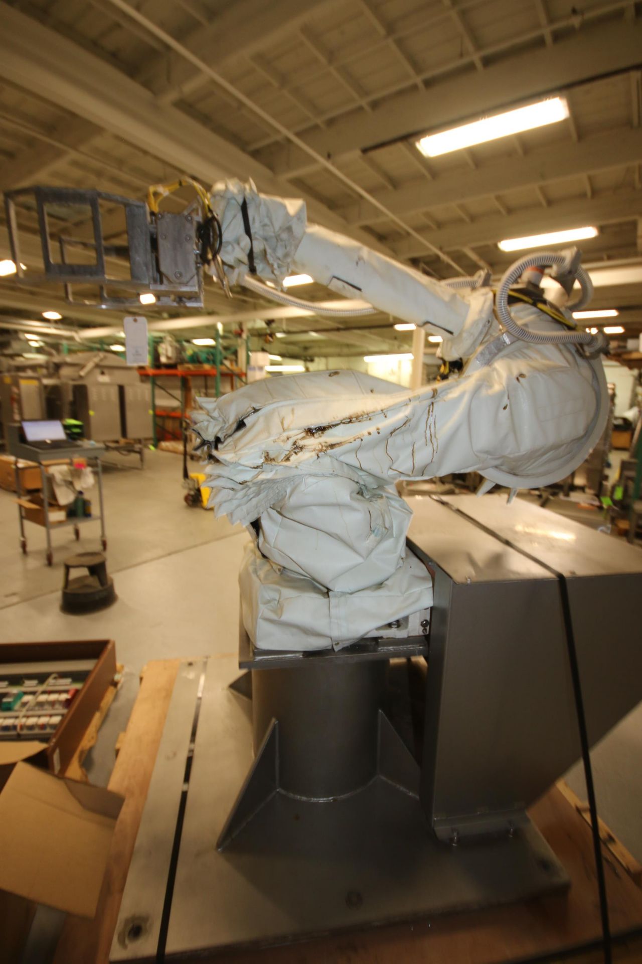 Fanuc LTD R-30iA Robotic Arm, Type A05B-2510-B130, S/N E10702186, with Fanuc M-710iC Drive, with S/S - Image 7 of 24