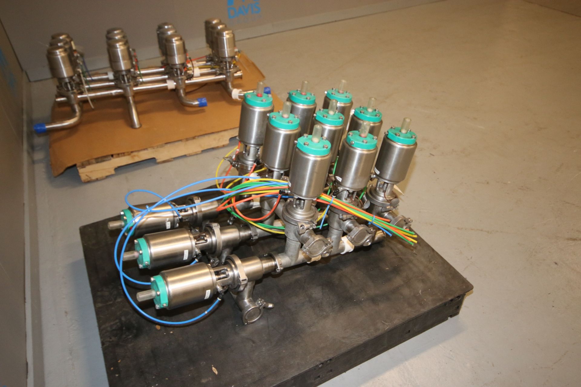 Tri-Clover 2" S/S Air Valve Manifold /Cluster, with Model 761 Valves (IN#68745) (LOCATED IN MDG - Image 3 of 6