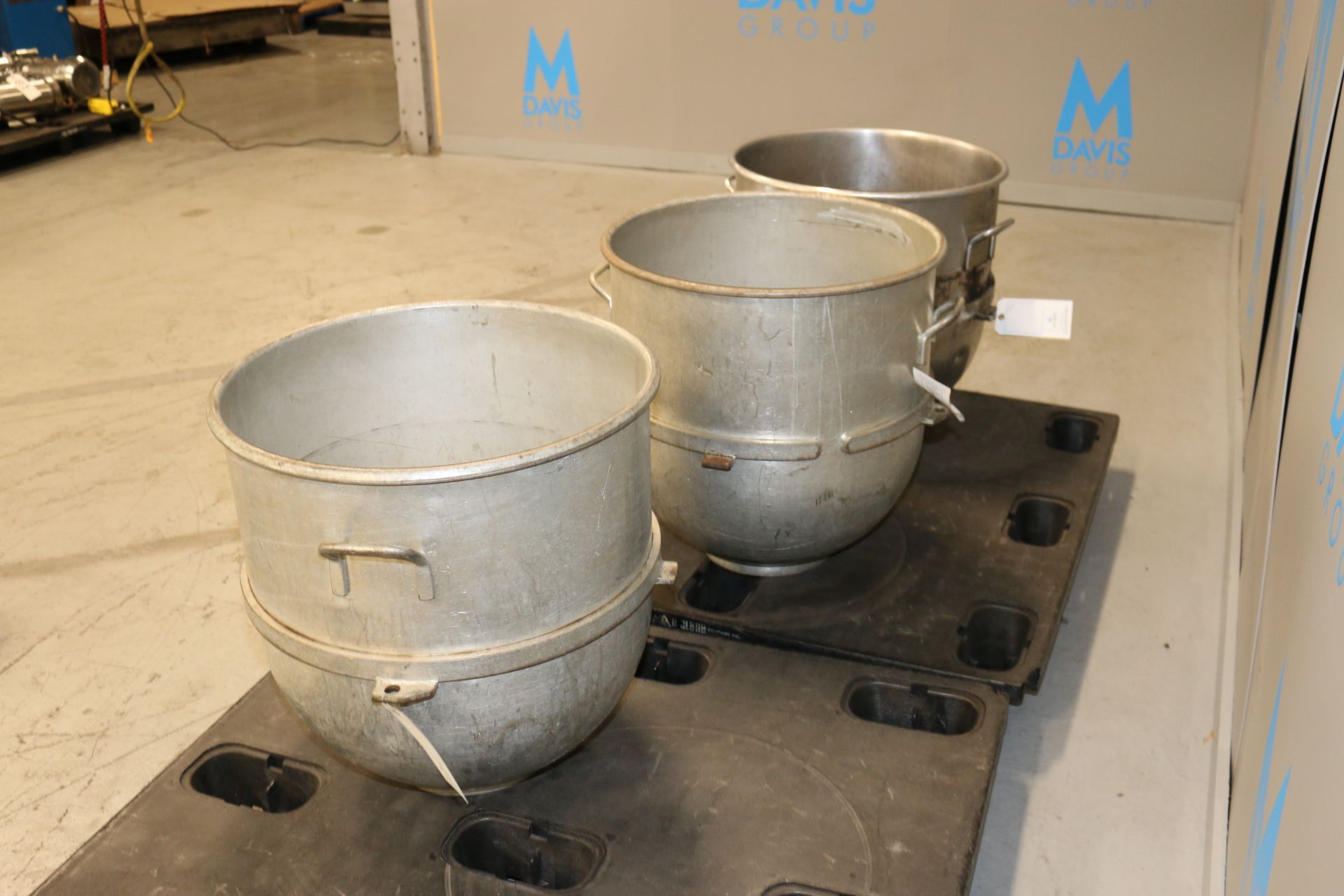 S/S & Aluminum Mixing Bowls, Aprox. 24" Dia. with Handles (IN#66089)(LOCATED AT M. DAVIS GROUP - Image 8 of 8