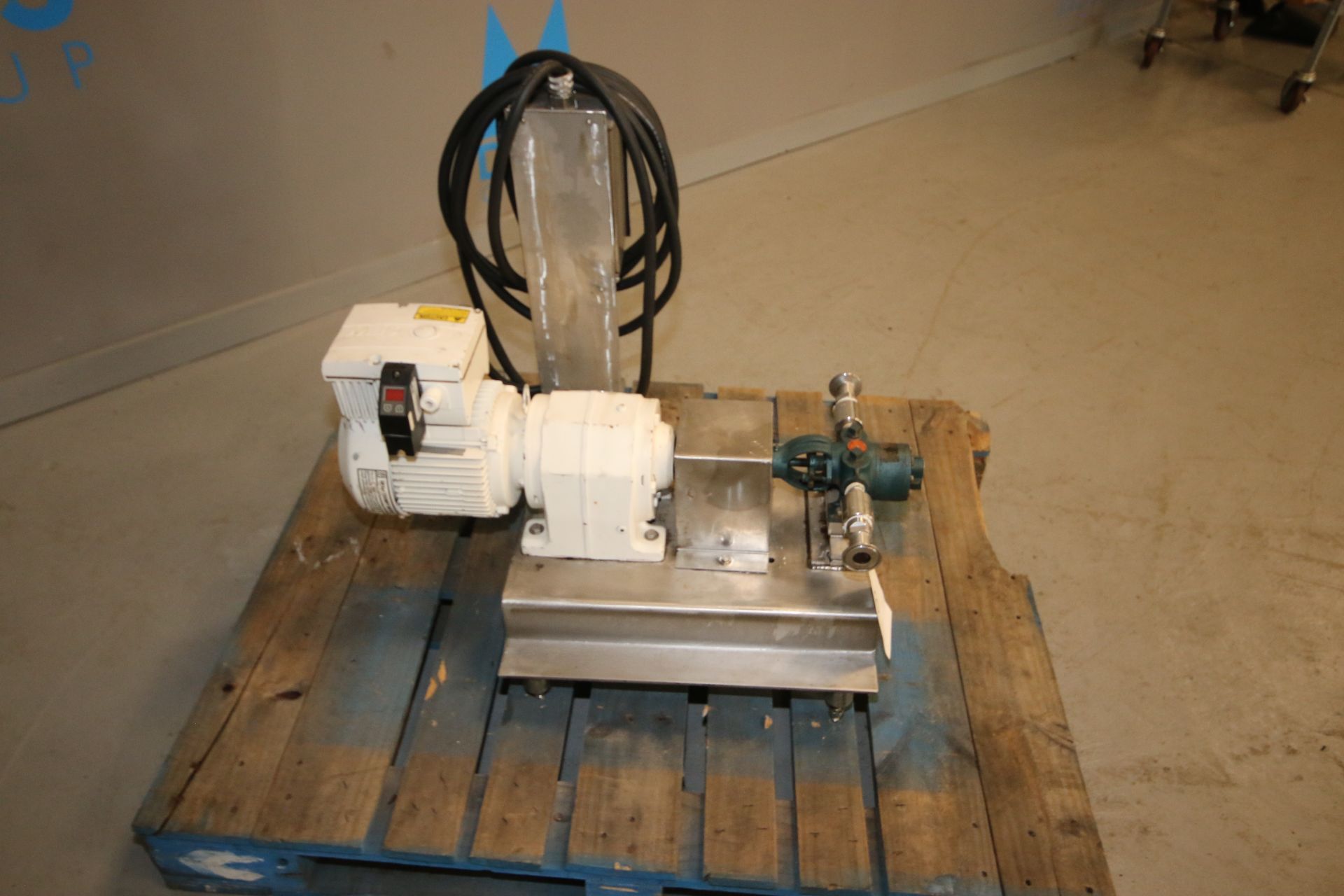 Rober 3 hp Pump, Type IF3, S/N 5, with 1.5" Clamp Type Head, SEW 265-1720 rpm, 380-500V, with On - Image 6 of 9